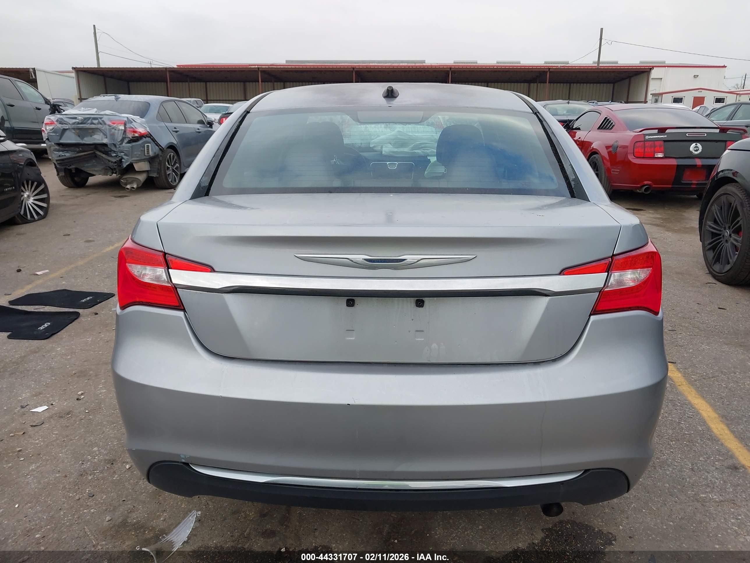 2014 Chrysler 200 Lx Серебряный vin: 1C3CCBAB0EN124624