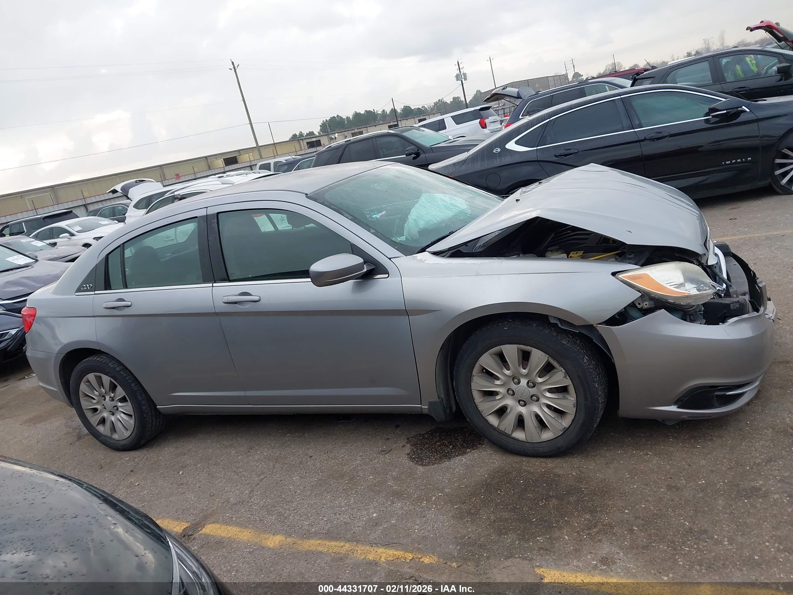 2014 Chrysler 200 Lx Серебряный vin: 1C3CCBAB0EN124624