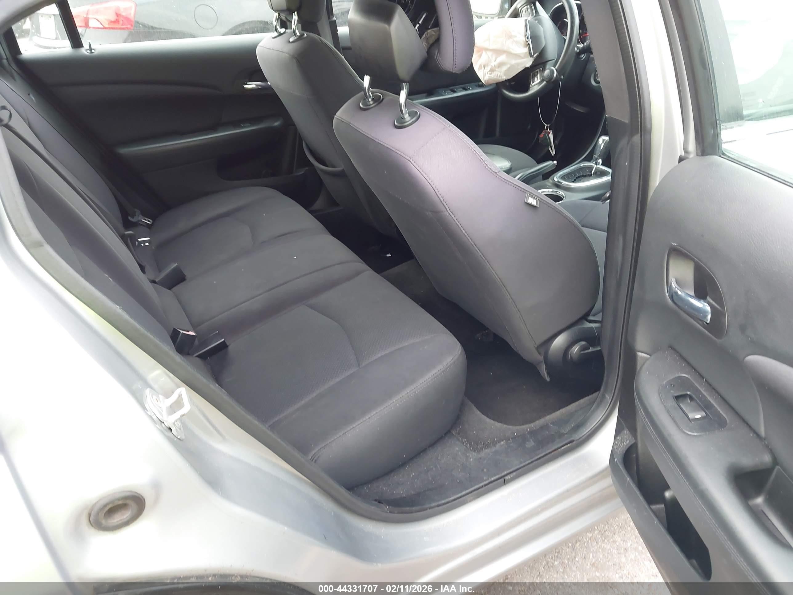 2014 Chrysler 200 Lx Серебряный vin: 1C3CCBAB0EN124624