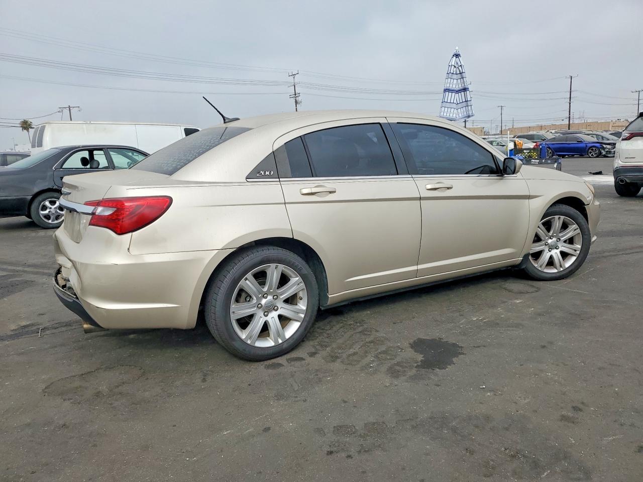 2013 Chrysler 200 Lx Gold vin: 1C3CCBAB1DN648072