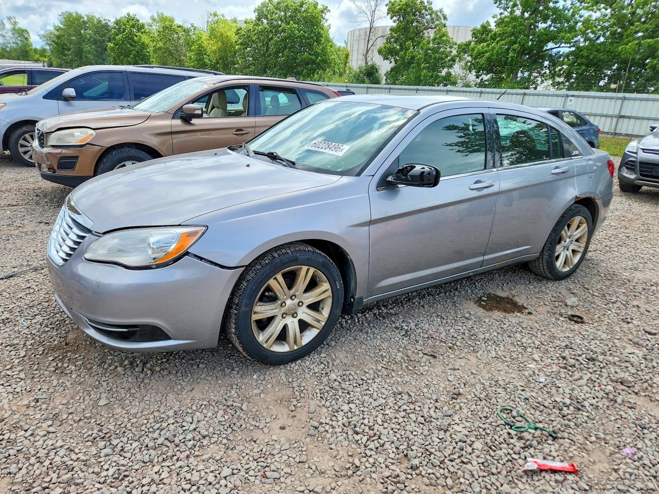 2013 Chrysler 200 Lx Silver vin: 1C3CCBAB1DN670086