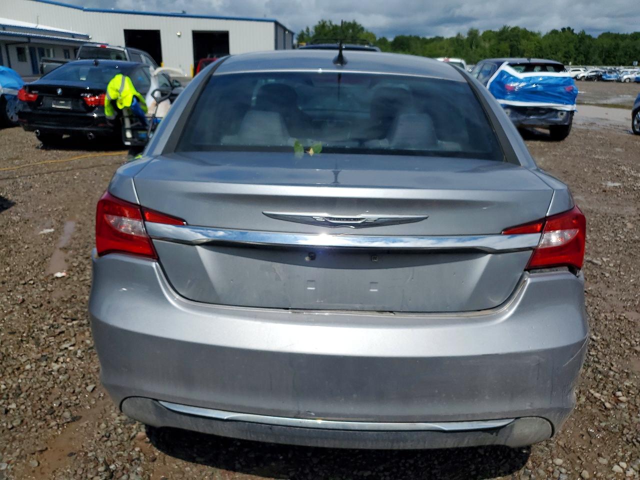 2013 Chrysler 200 Lx Silver vin: 1C3CCBAB1DN686532