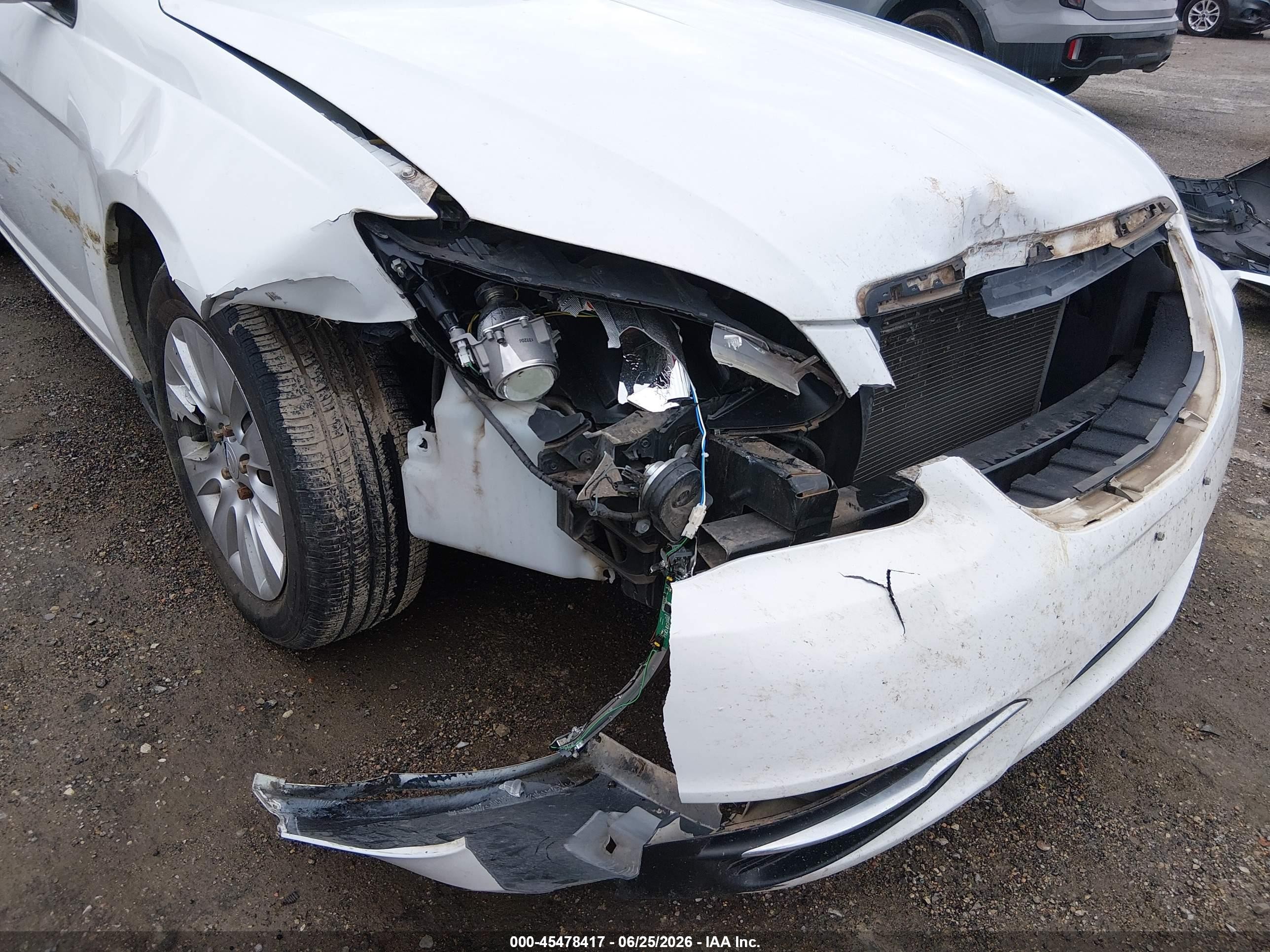 2014 Chrysler 200 Lx White vin: 1C3CCBAB1EN206264