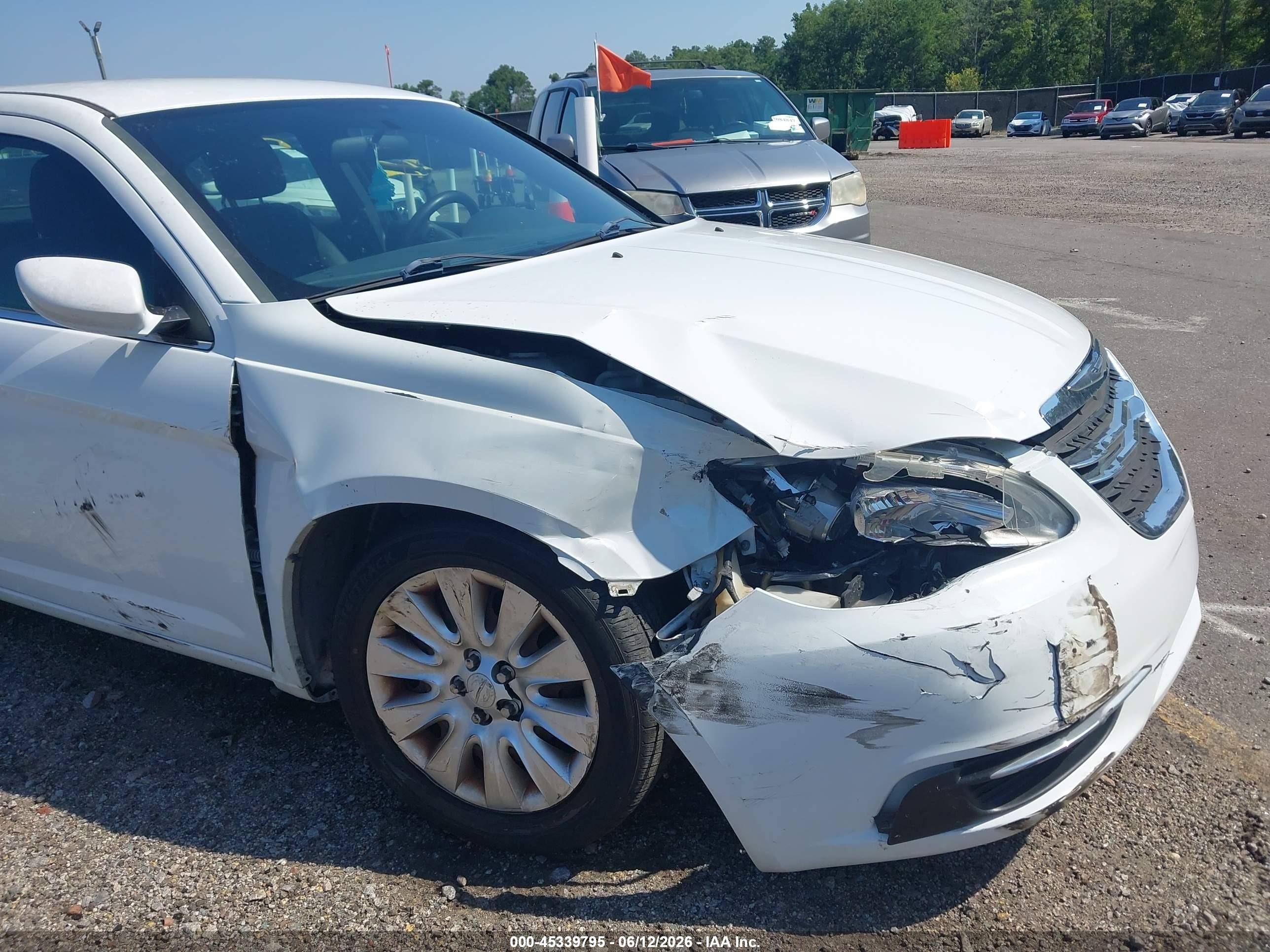 2014 Chrysler 200 Lx White vin: 1C3CCBAB1EN209973