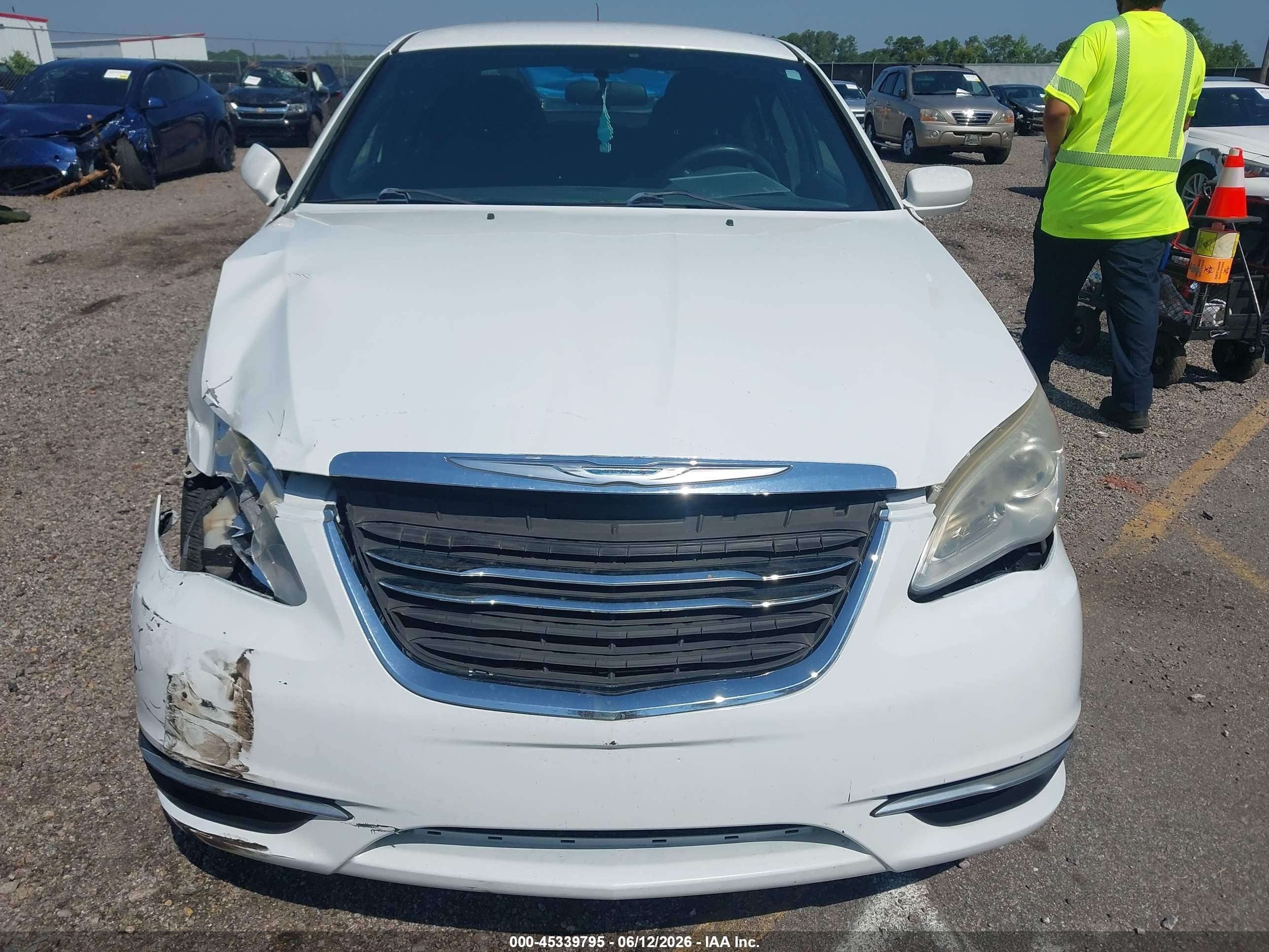2014 Chrysler 200 Lx White vin: 1C3CCBAB1EN209973