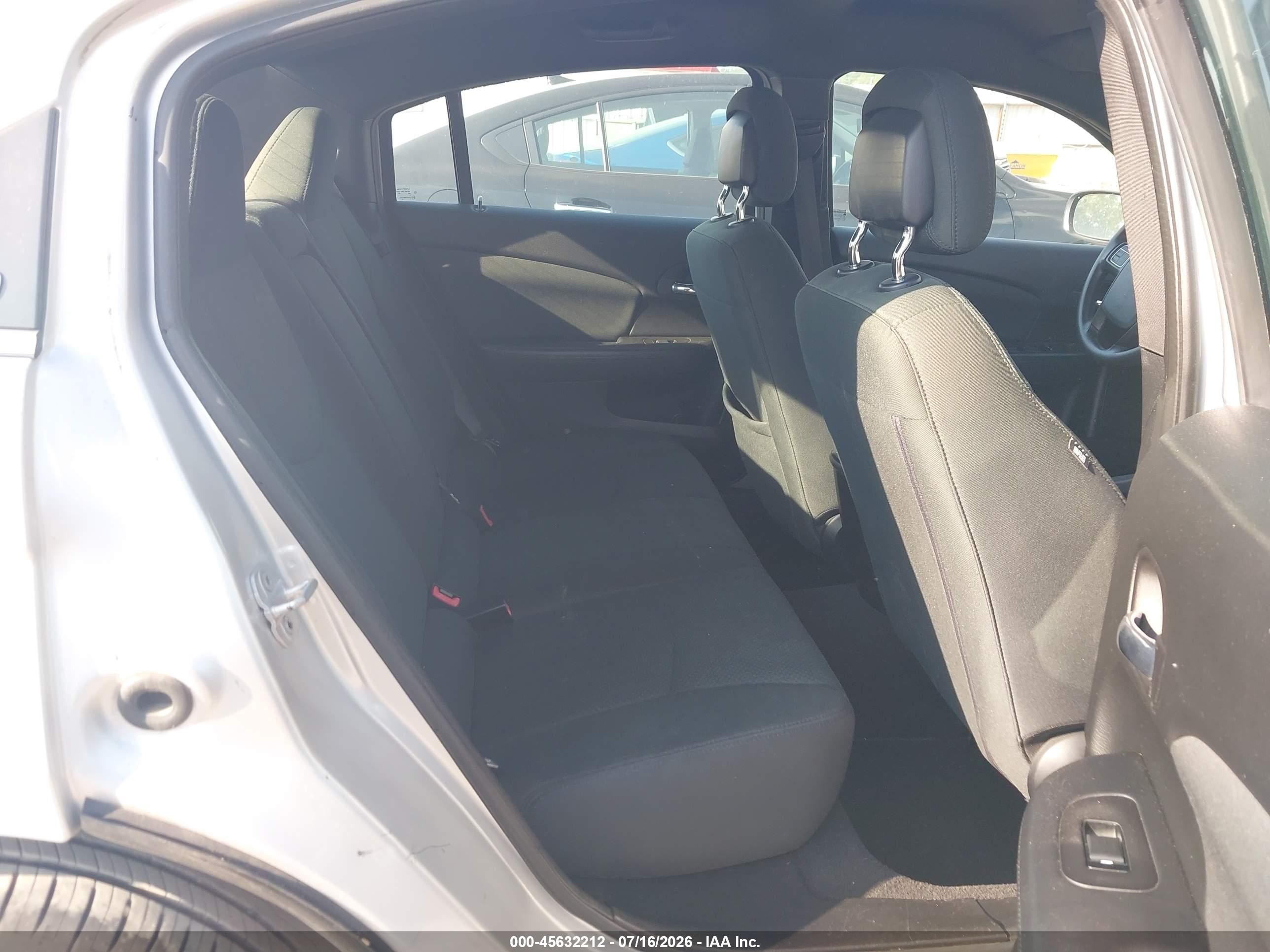 2012 Chrysler 200 Lx Silver vin: 1C3CCBAB2CN138957