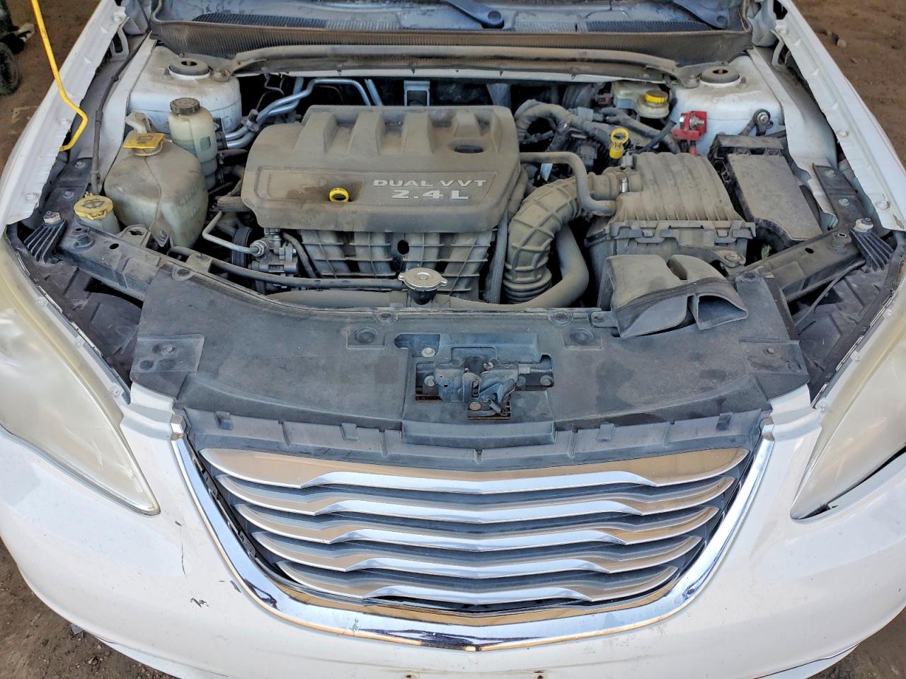 2012 Chrysler 200 S White vin: 1C3CCBAB2CN291810
