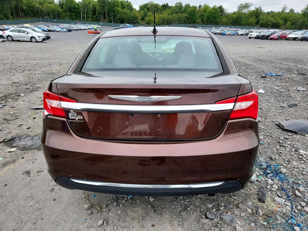 2012 Chrysler 200 Lx Brown vin: 1C3CCBAB2CN305639