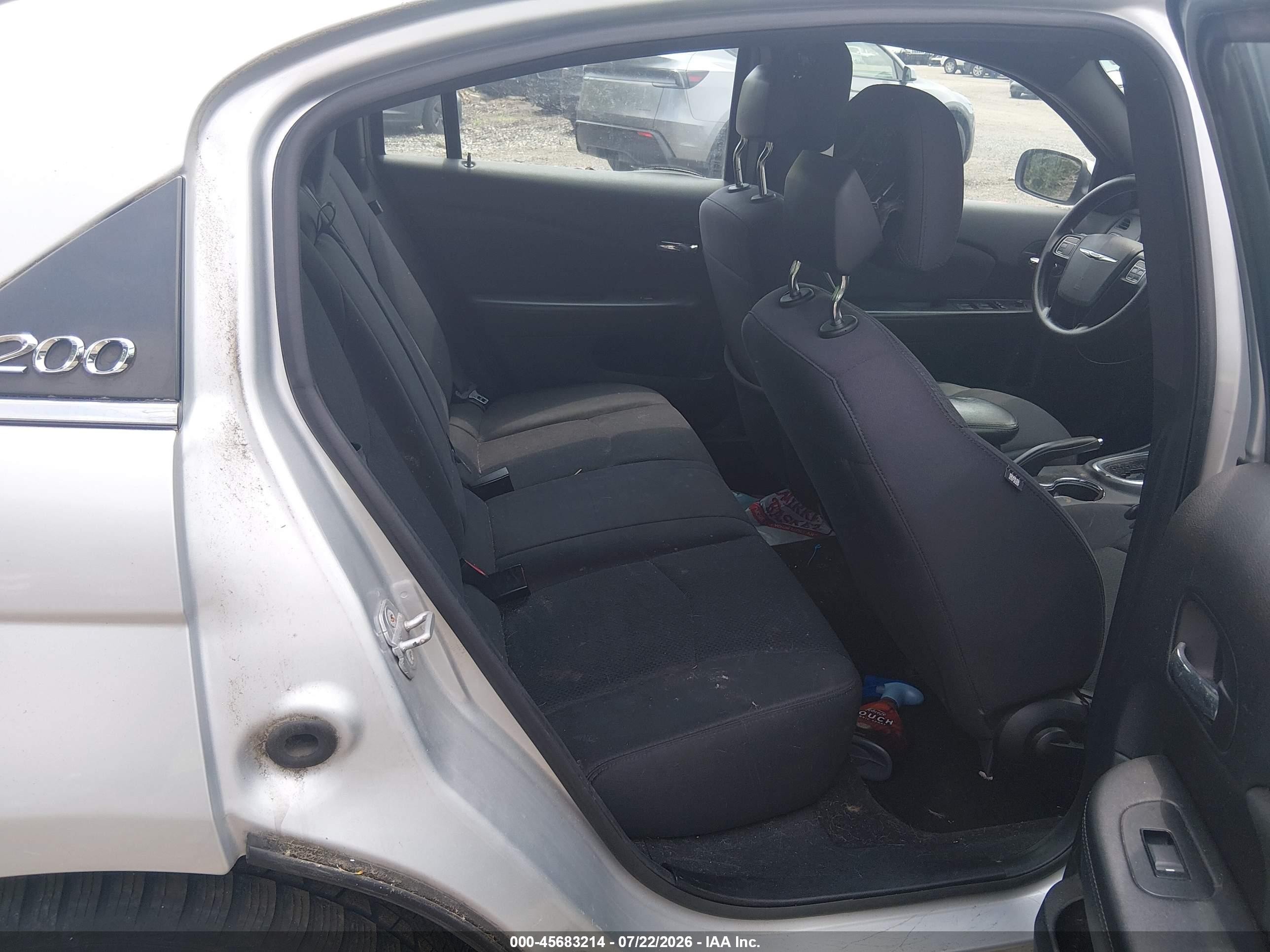 2012 Chrysler 200 Lx Серебряный vin: 1C3CCBAB2CN317953