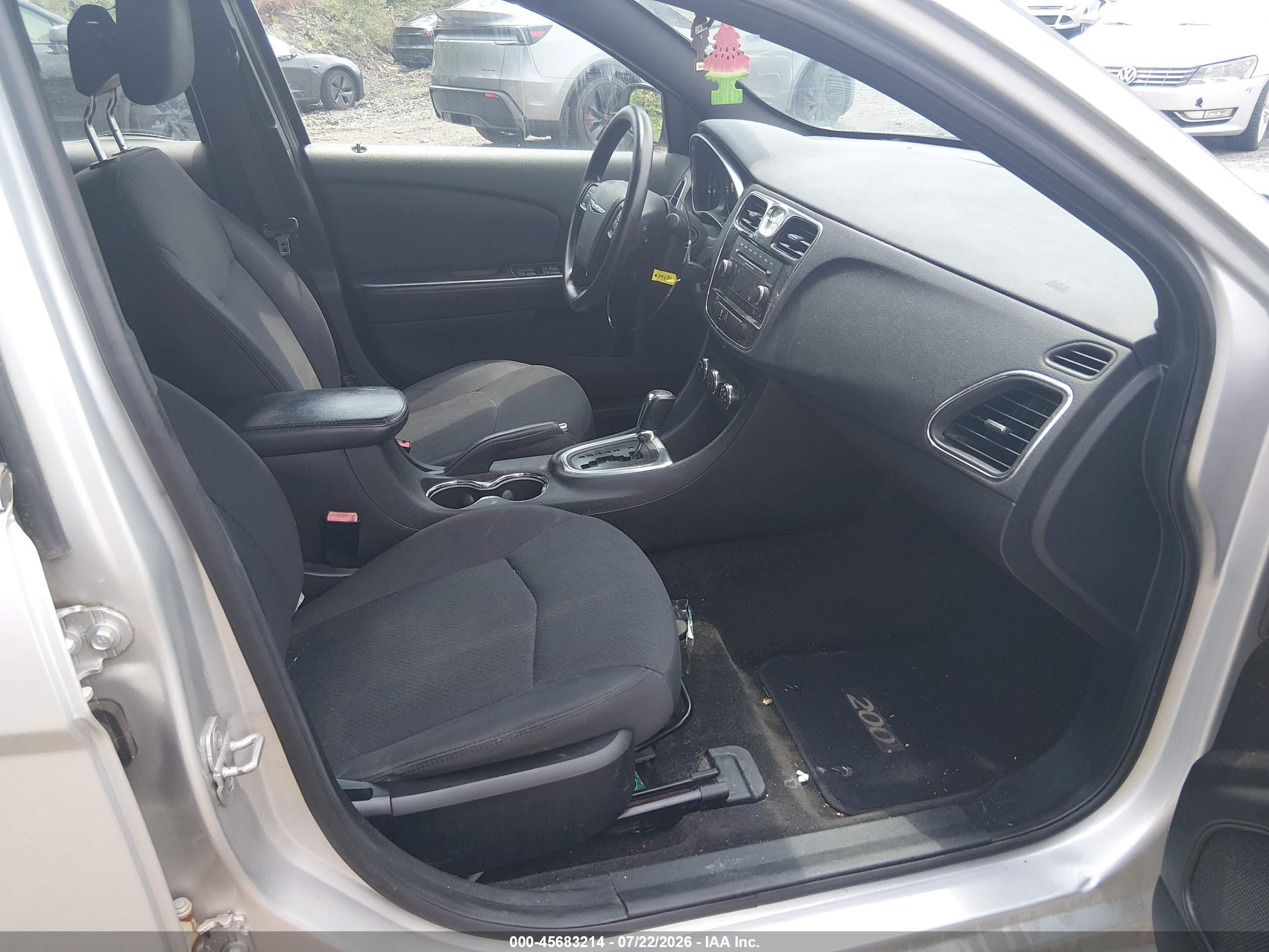 2012 Chrysler 200 Lx Серебряный vin: 1C3CCBAB2CN317953
