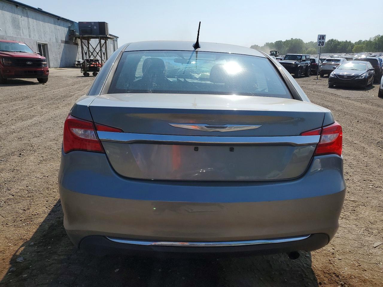 2013 Chrysler 200 Lx Серый vin: 1C3CCBAB2DN640661