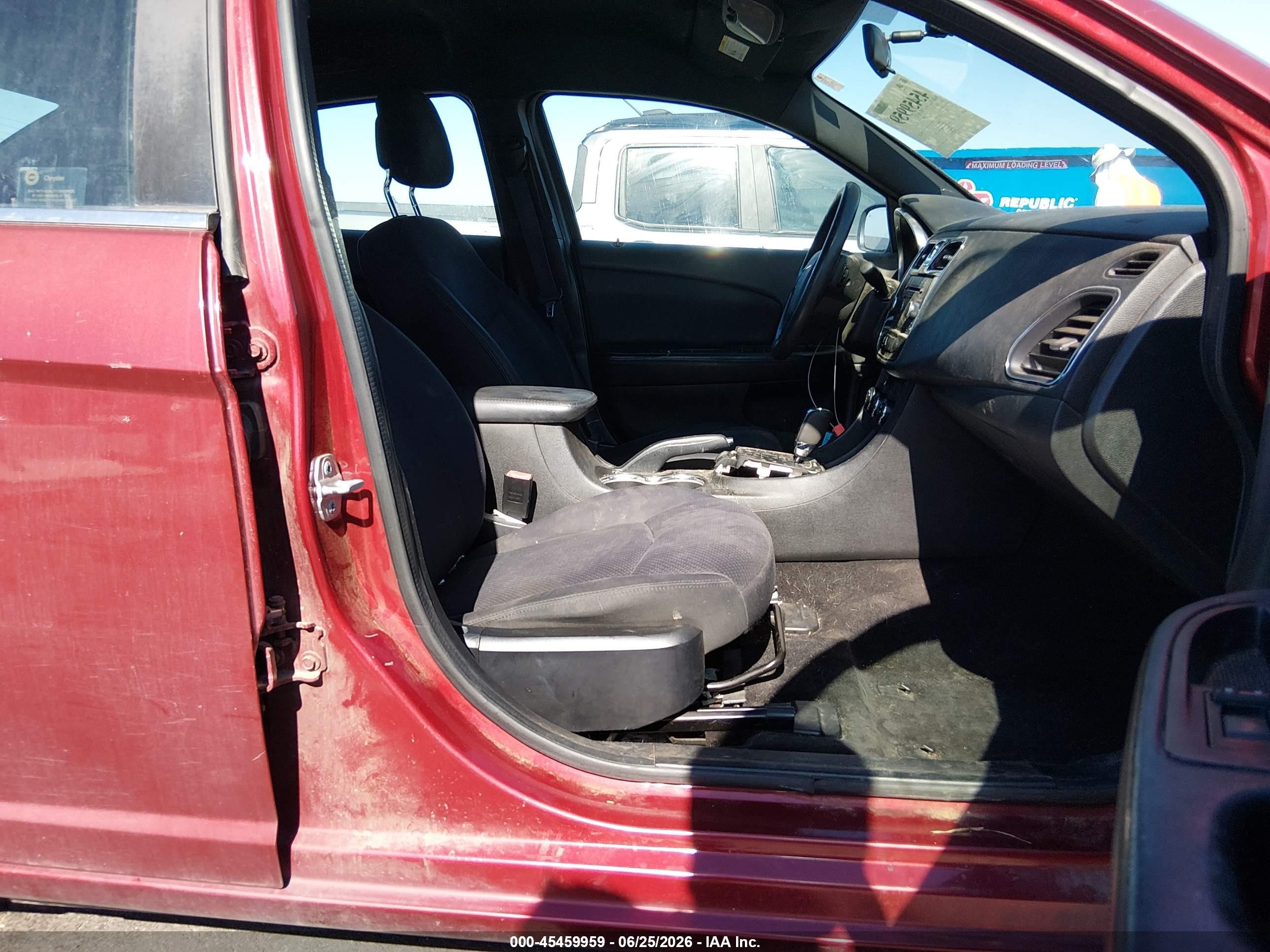 2014 Chrysler 200 Lx Red vin: 1C3CCBAB2EN230816