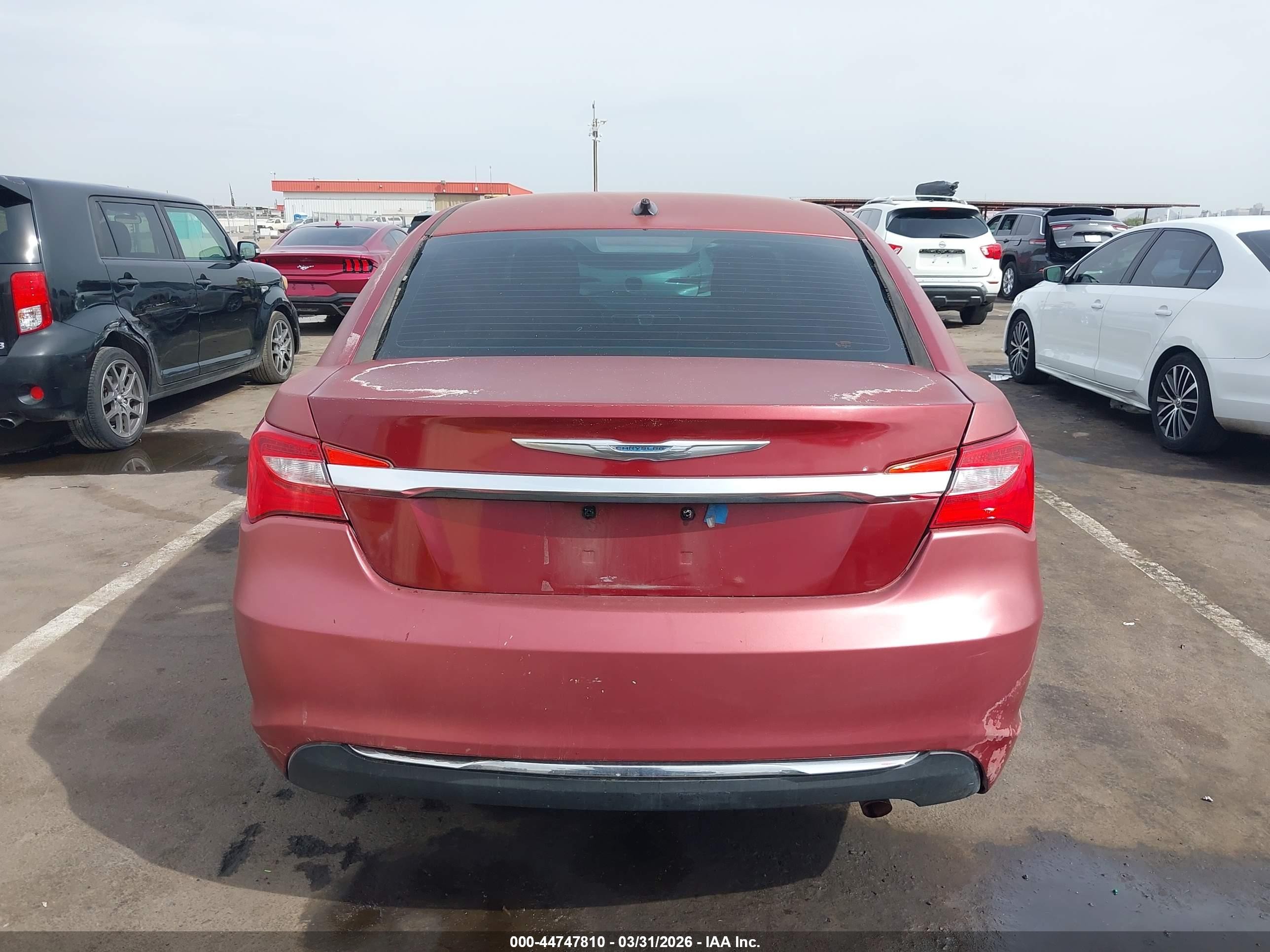 2013 Chrysler 200 Lx Red vin: 1C3CCBAB3DN671465