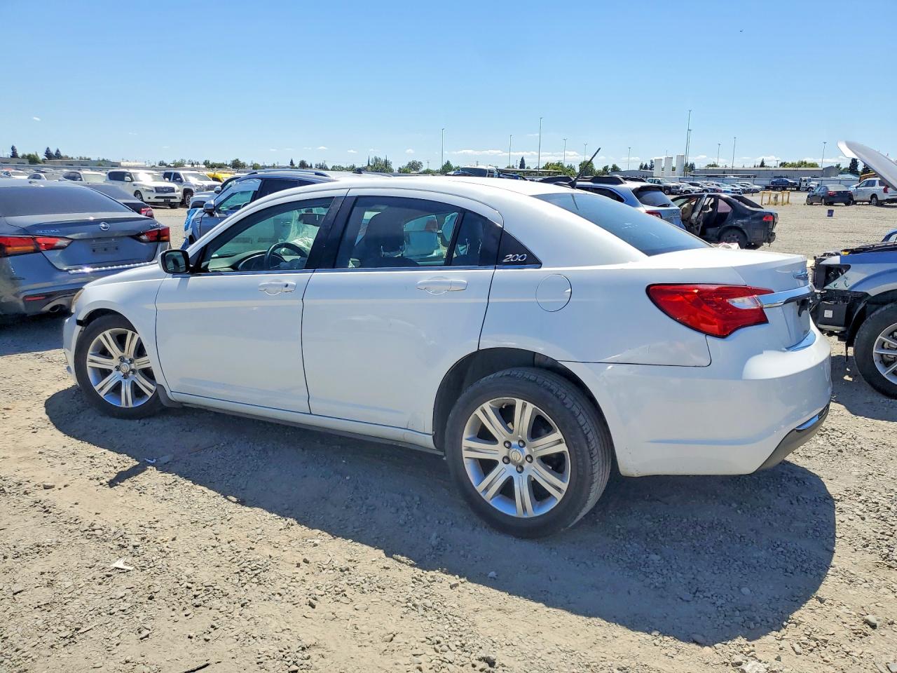 2013 Chrysler 200 Lx White vin: 1C3CCBAB3DN685995