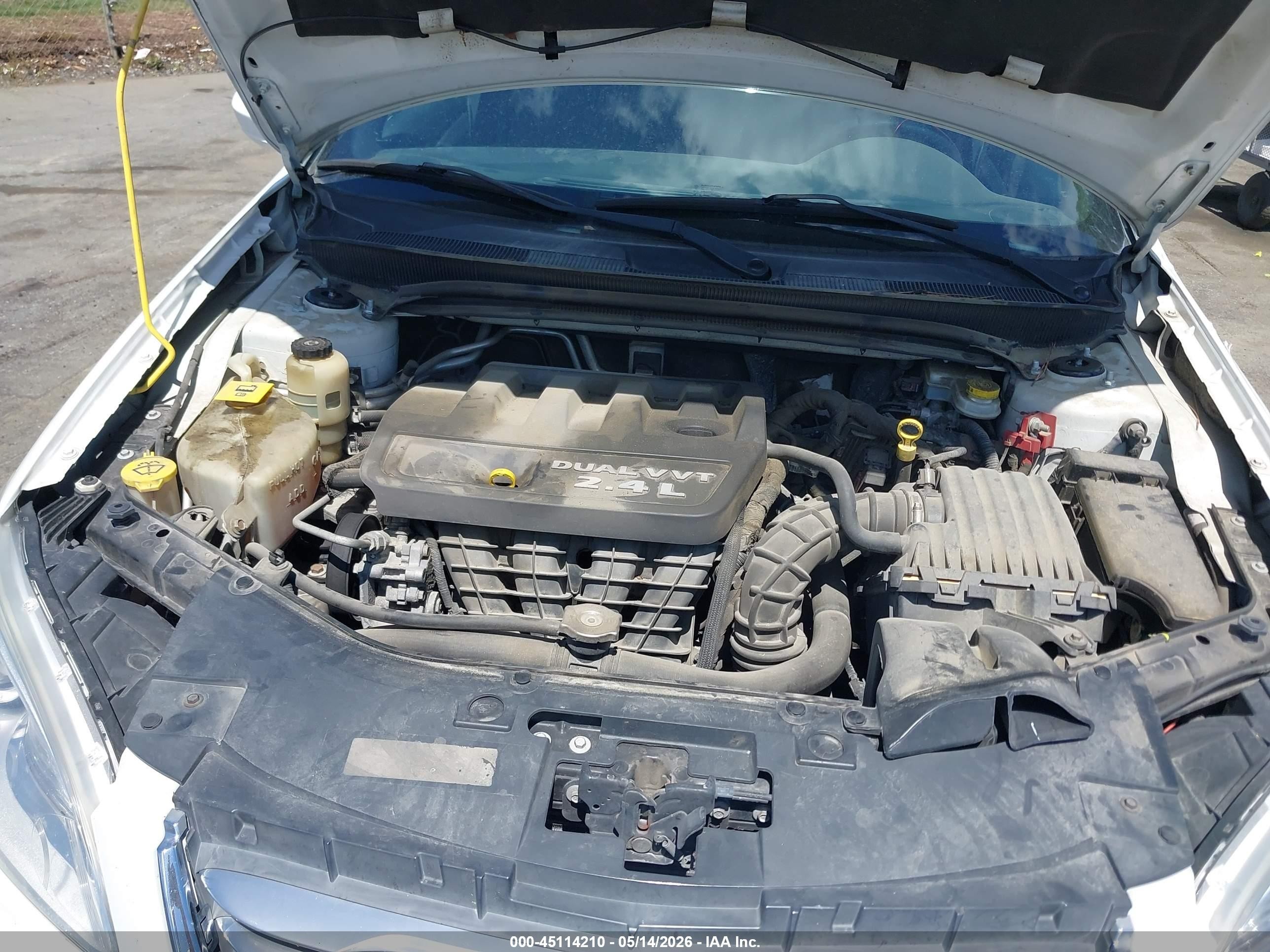 2014 Chrysler 200 Lx White vin: 1C3CCBAB3EN143457