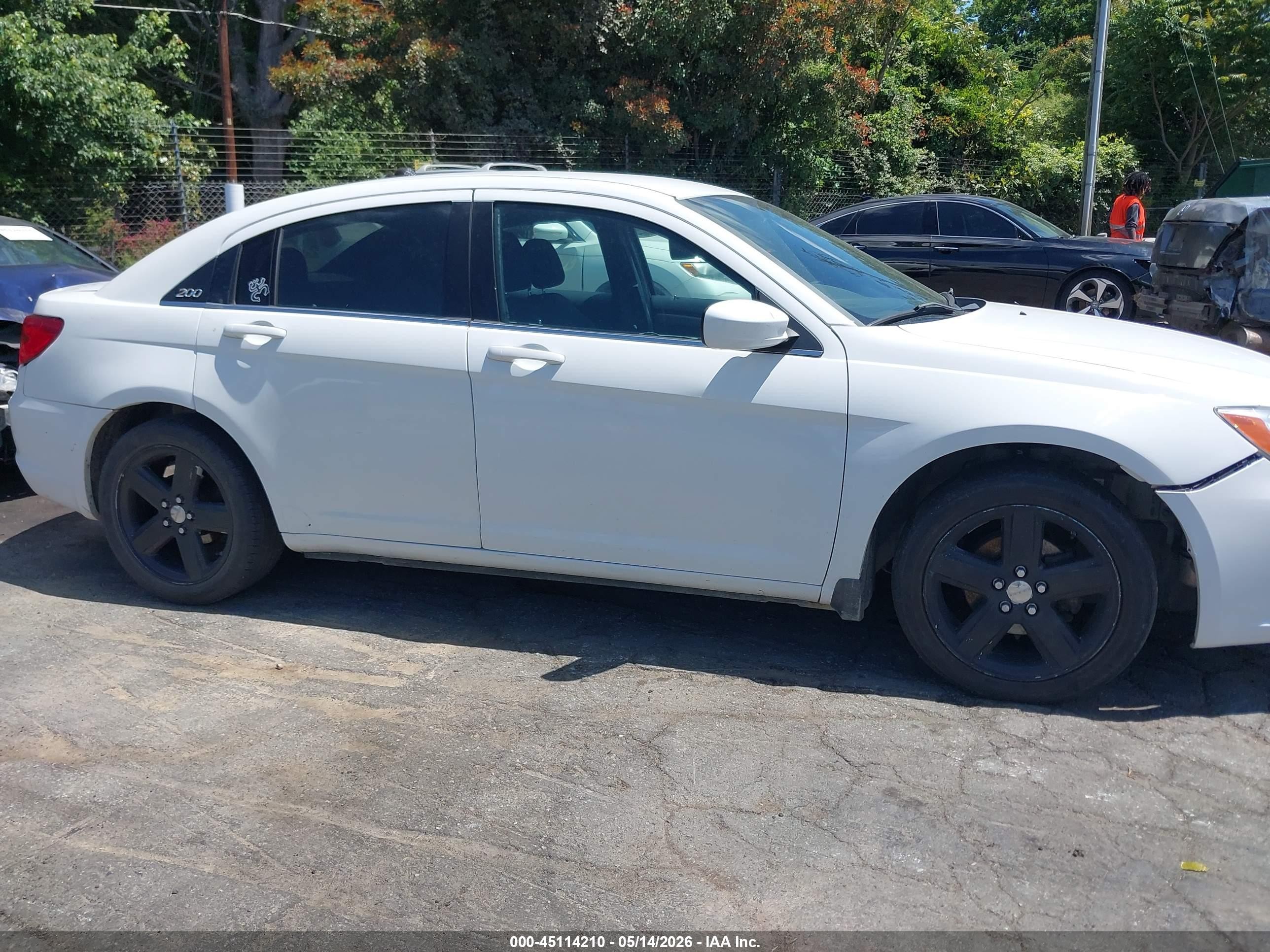2014 Chrysler 200 Lx White vin: 1C3CCBAB3EN143457