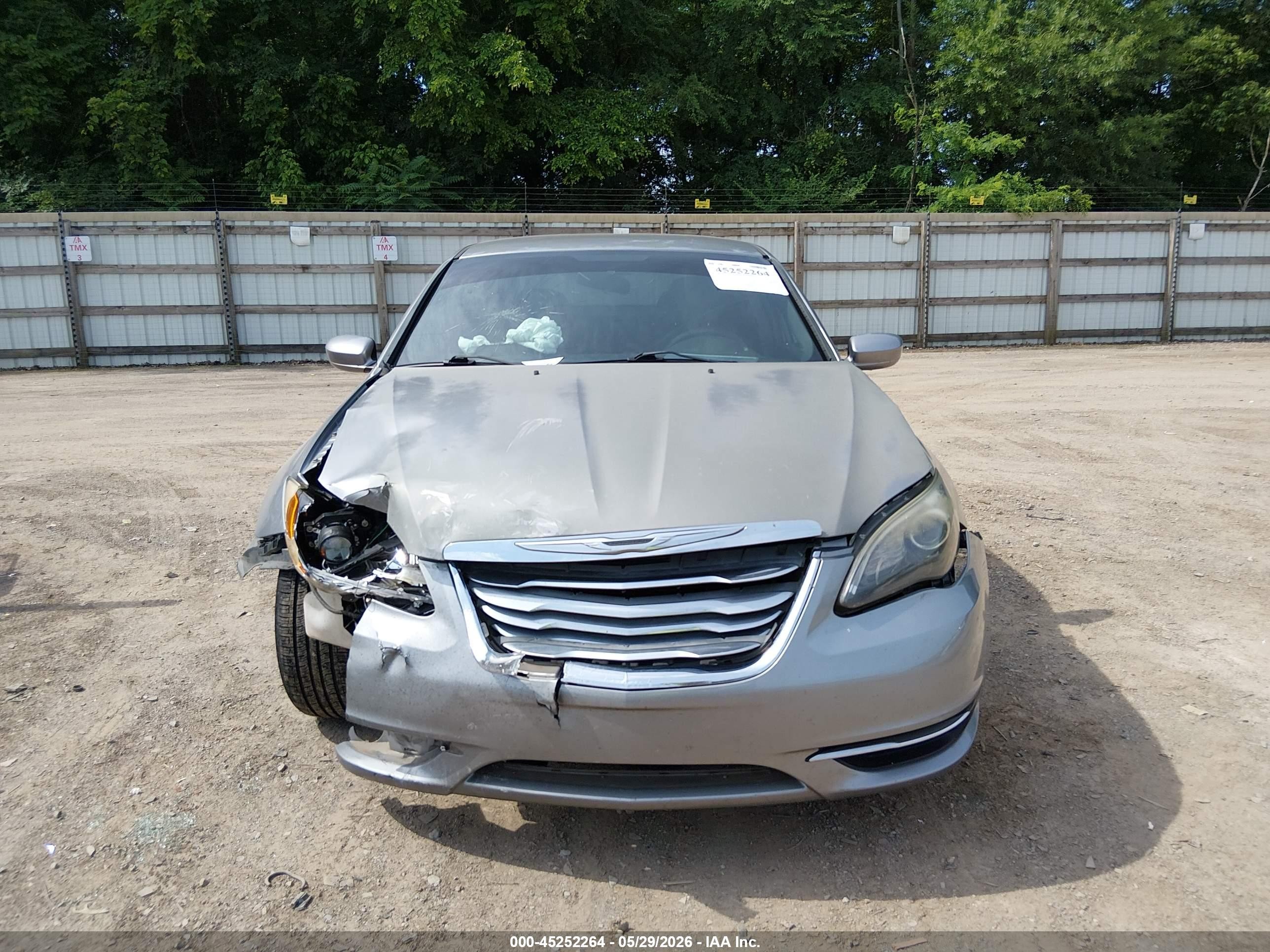 2014 Chrysler 200 Lx Silver vin: 1C3CCBAB3EN204564