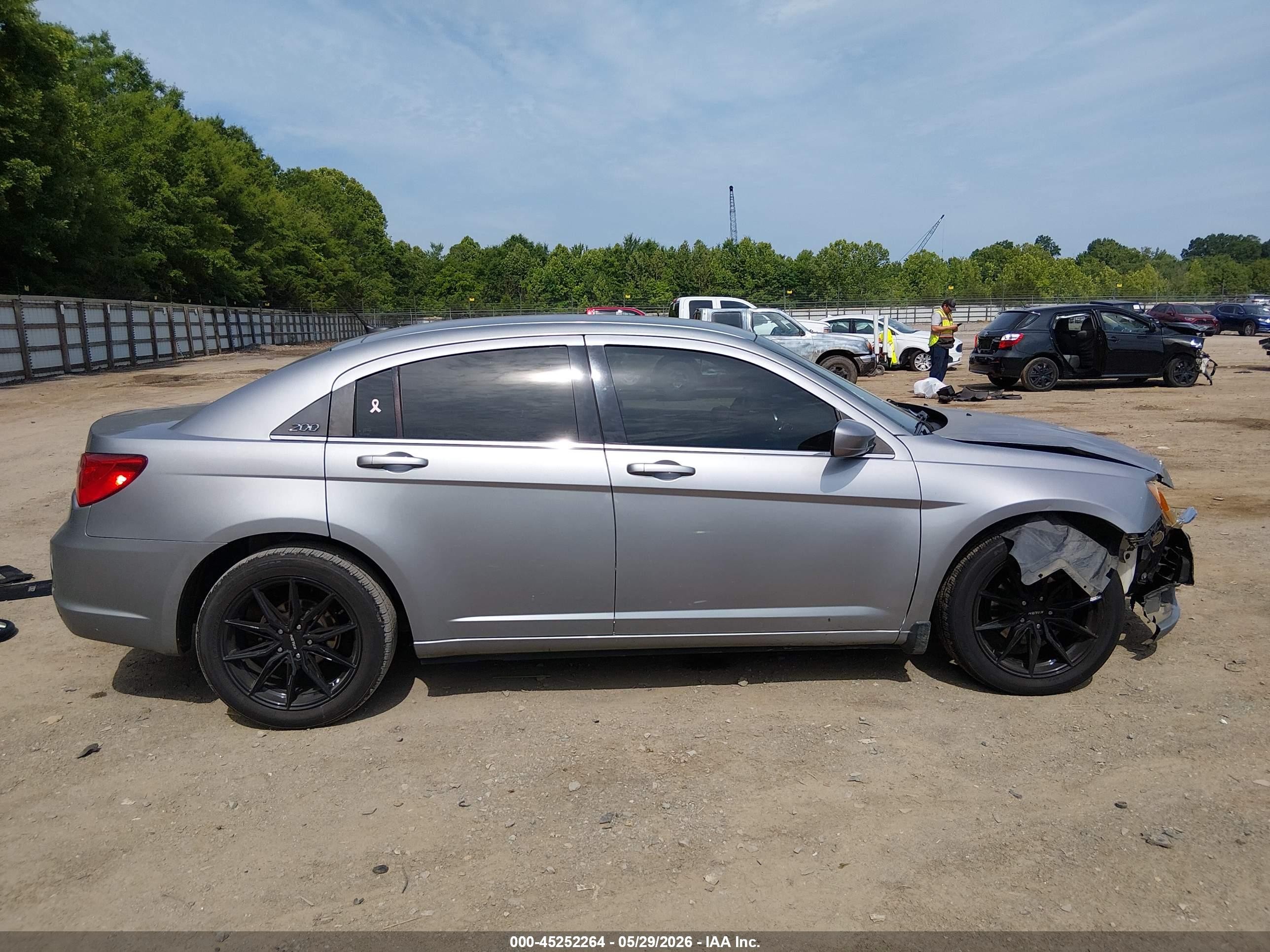 2014 Chrysler 200 Lx Silver vin: 1C3CCBAB3EN204564