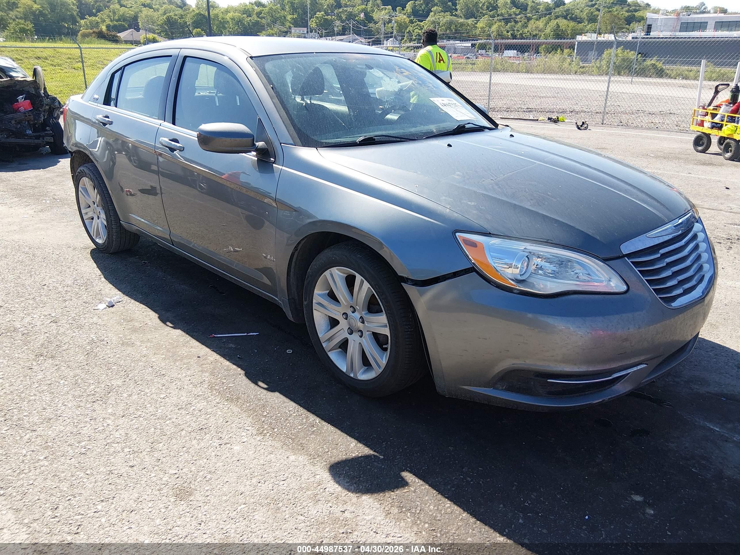 2013 Chrysler 200 Lx Gray vin: 1C3CCBAB4DN671118