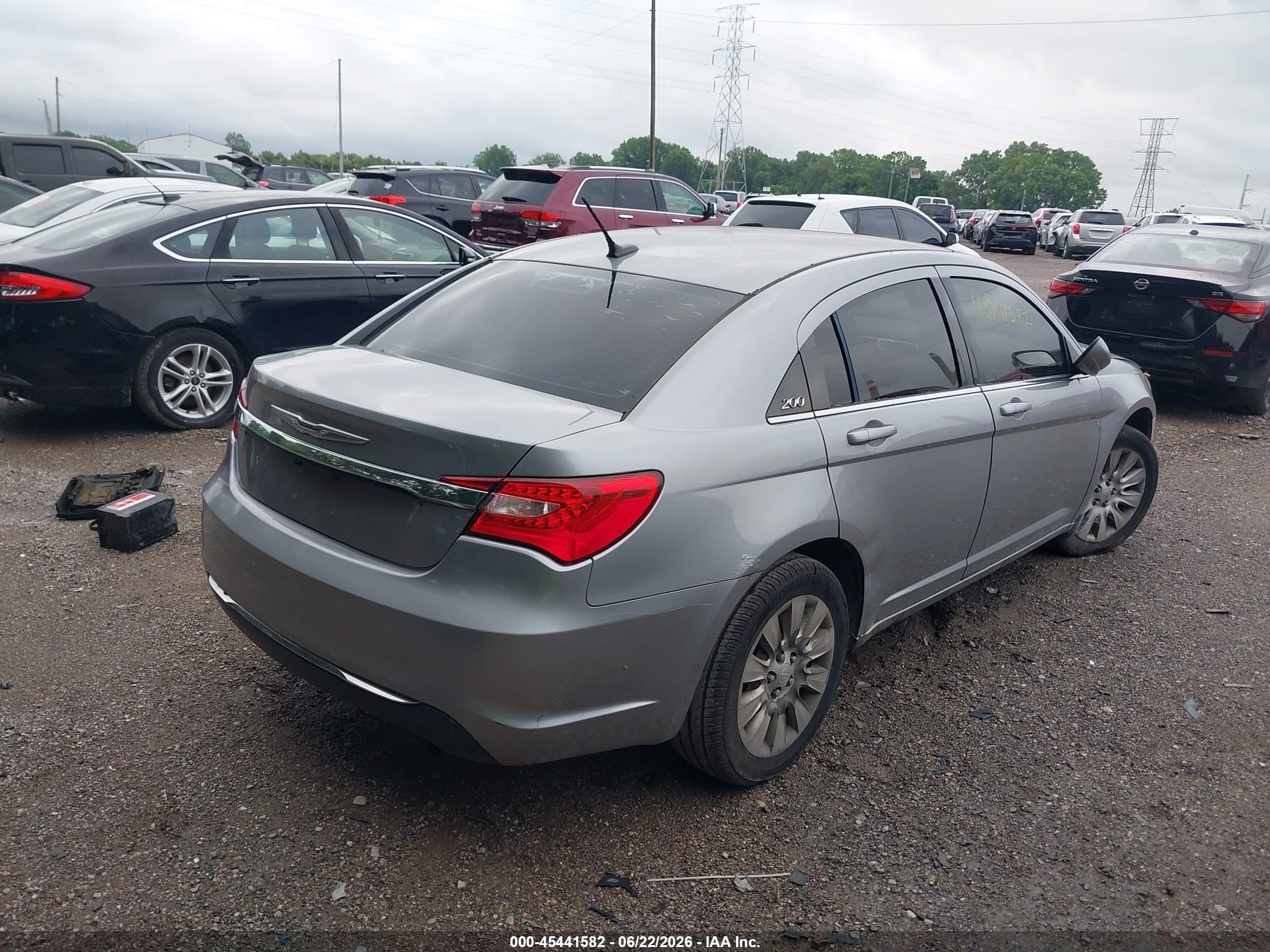 2013 Chrysler 200 Lx Silver vin: 1C3CCBAB5DN686422
