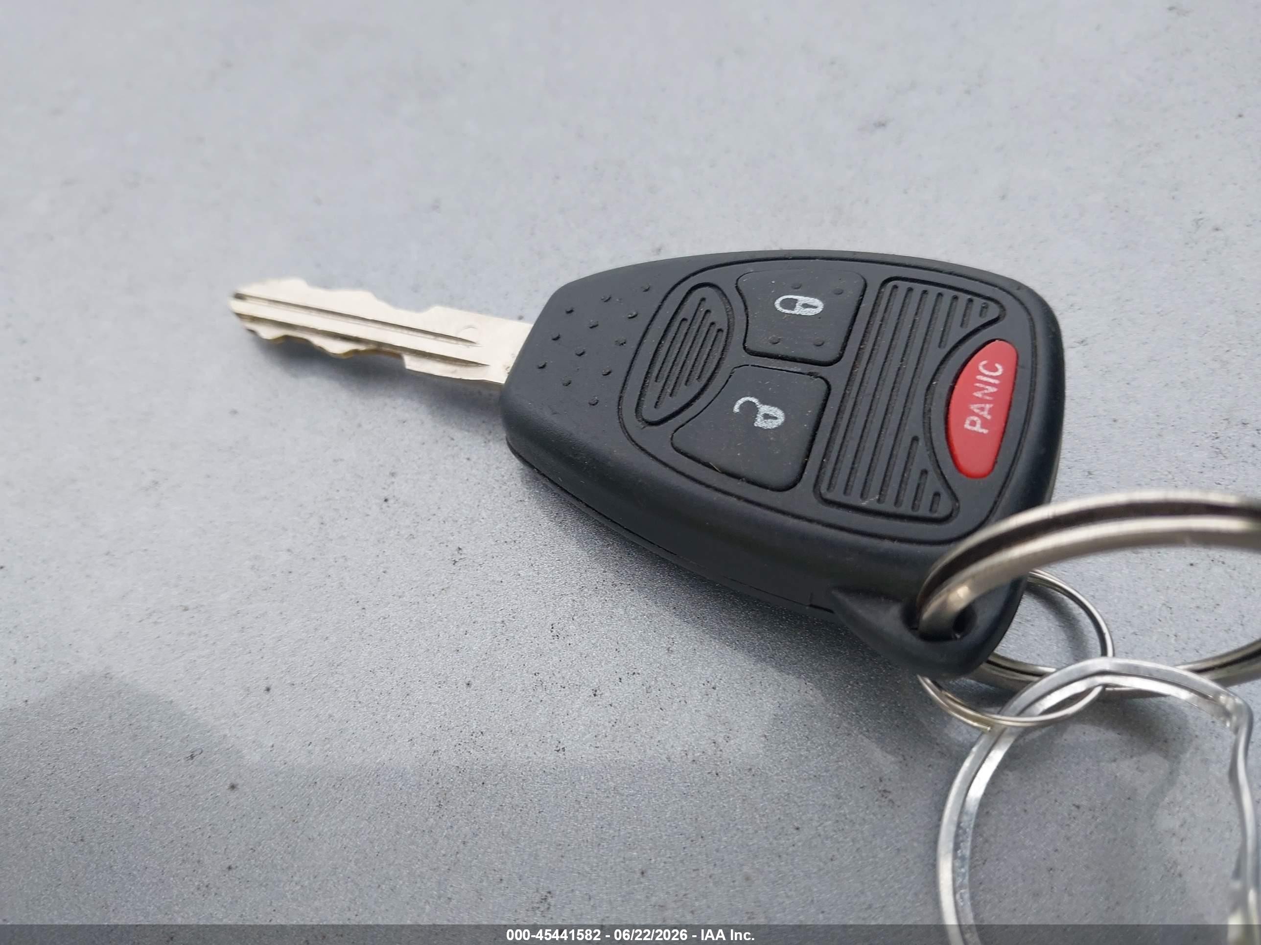 2013 Chrysler 200 Lx Silver vin: 1C3CCBAB5DN686422