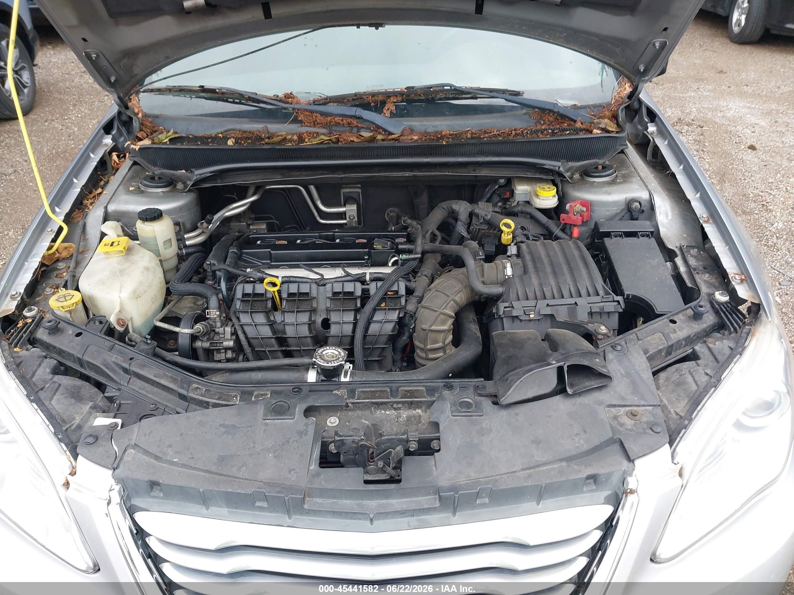 2013 Chrysler 200 Lx Silver vin: 1C3CCBAB5DN686422
