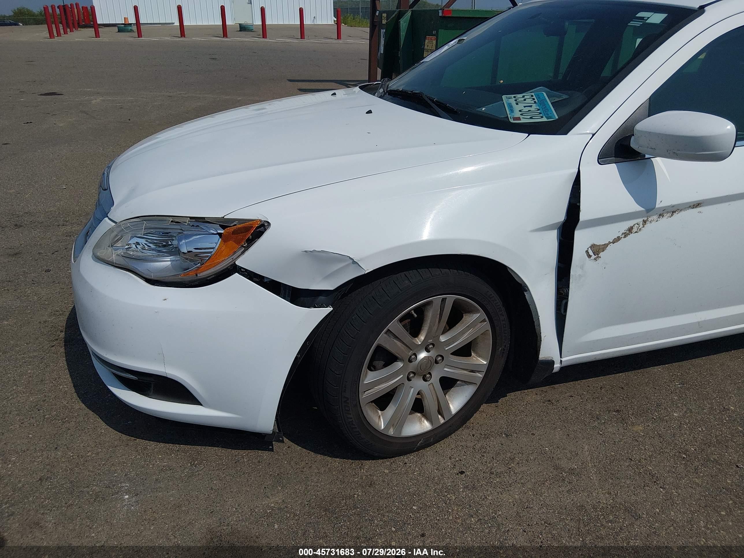 2013 Chrysler 200 Lx White vin: 1C3CCBAB5DN686887