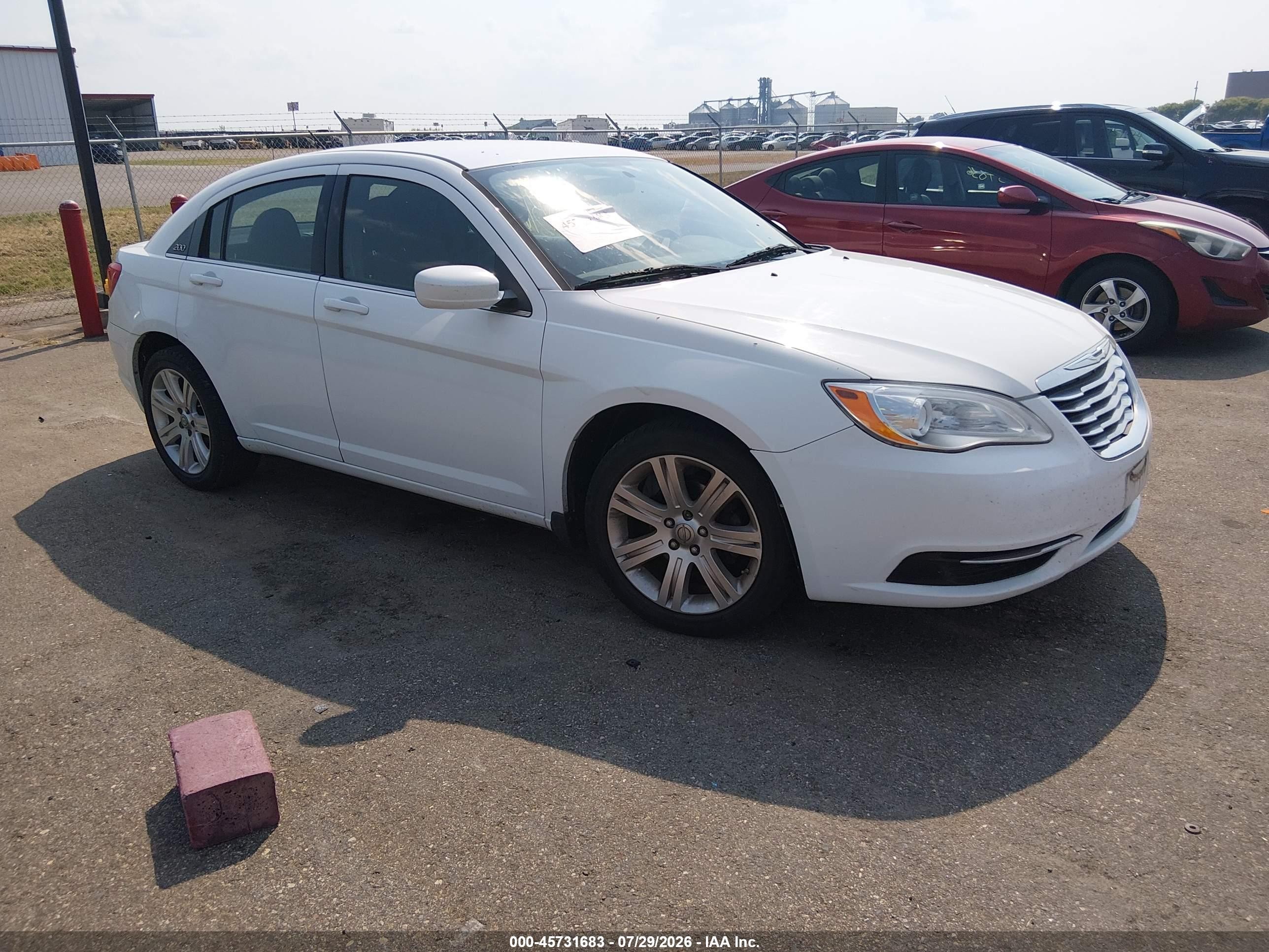 2013 Chrysler 200 Lx White vin: 1C3CCBAB5DN686887