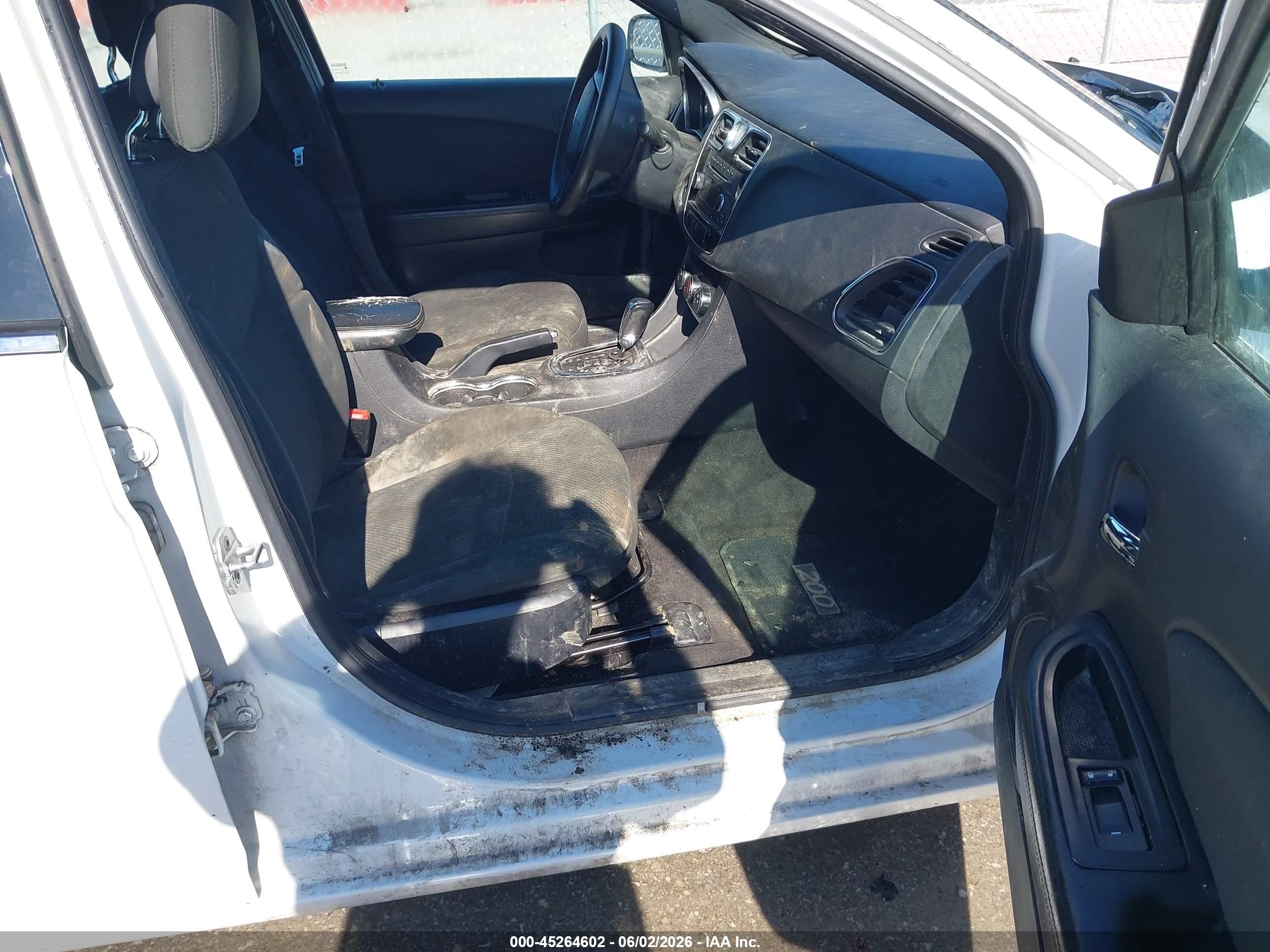 2012 Chrysler 200 Lx White vin: 1C3CCBAB6CN117528