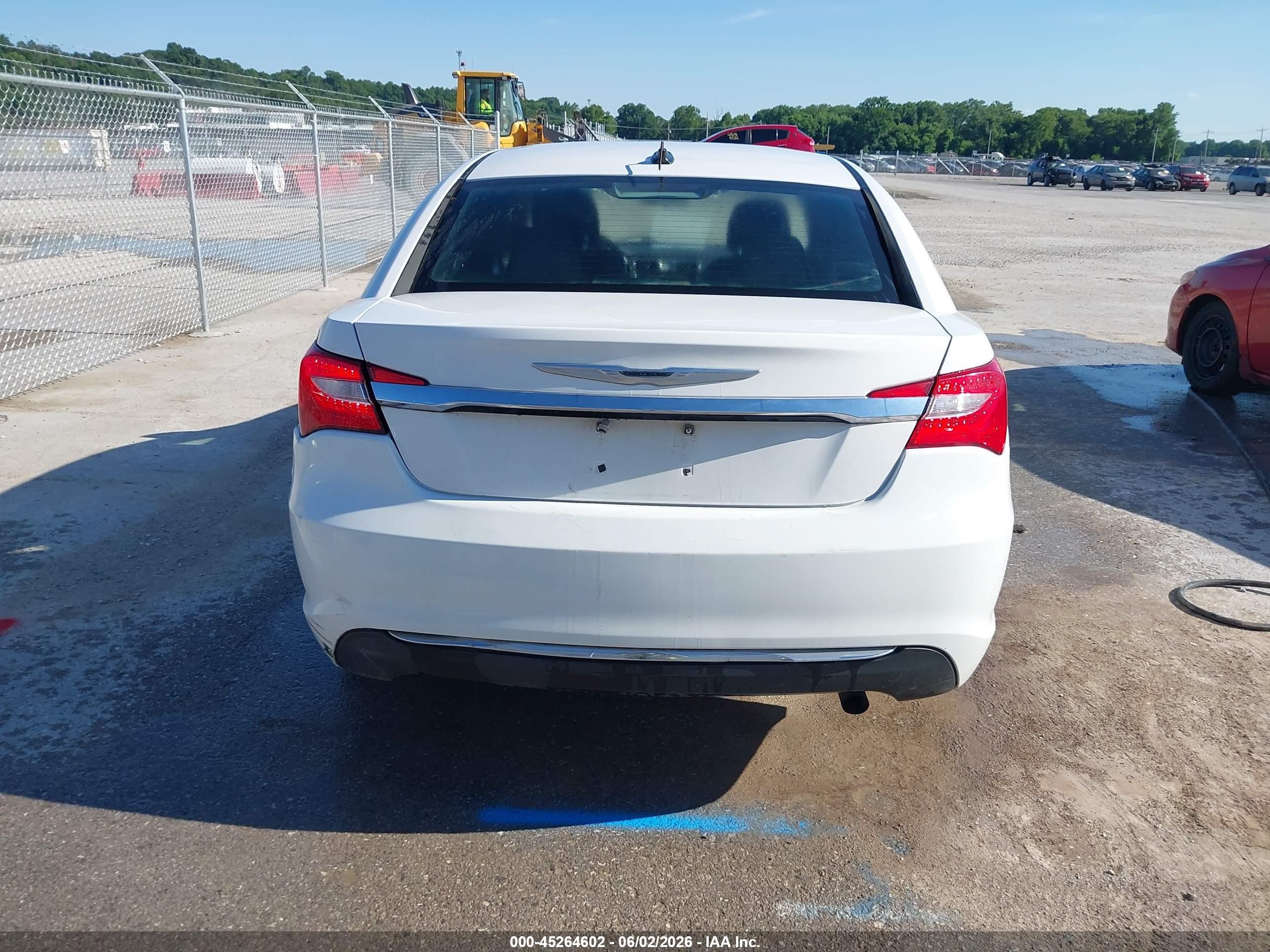 2012 Chrysler 200 Lx White vin: 1C3CCBAB6CN117528
