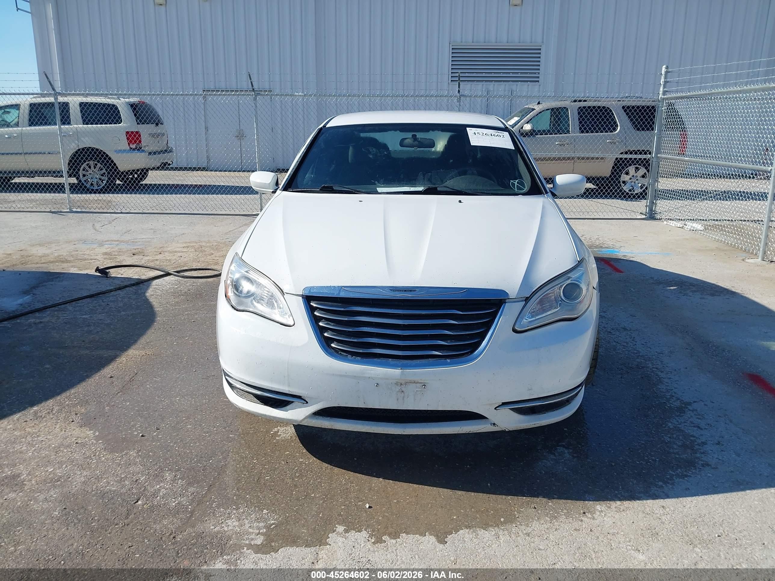 2012 Chrysler 200 Lx White vin: 1C3CCBAB6CN117528
