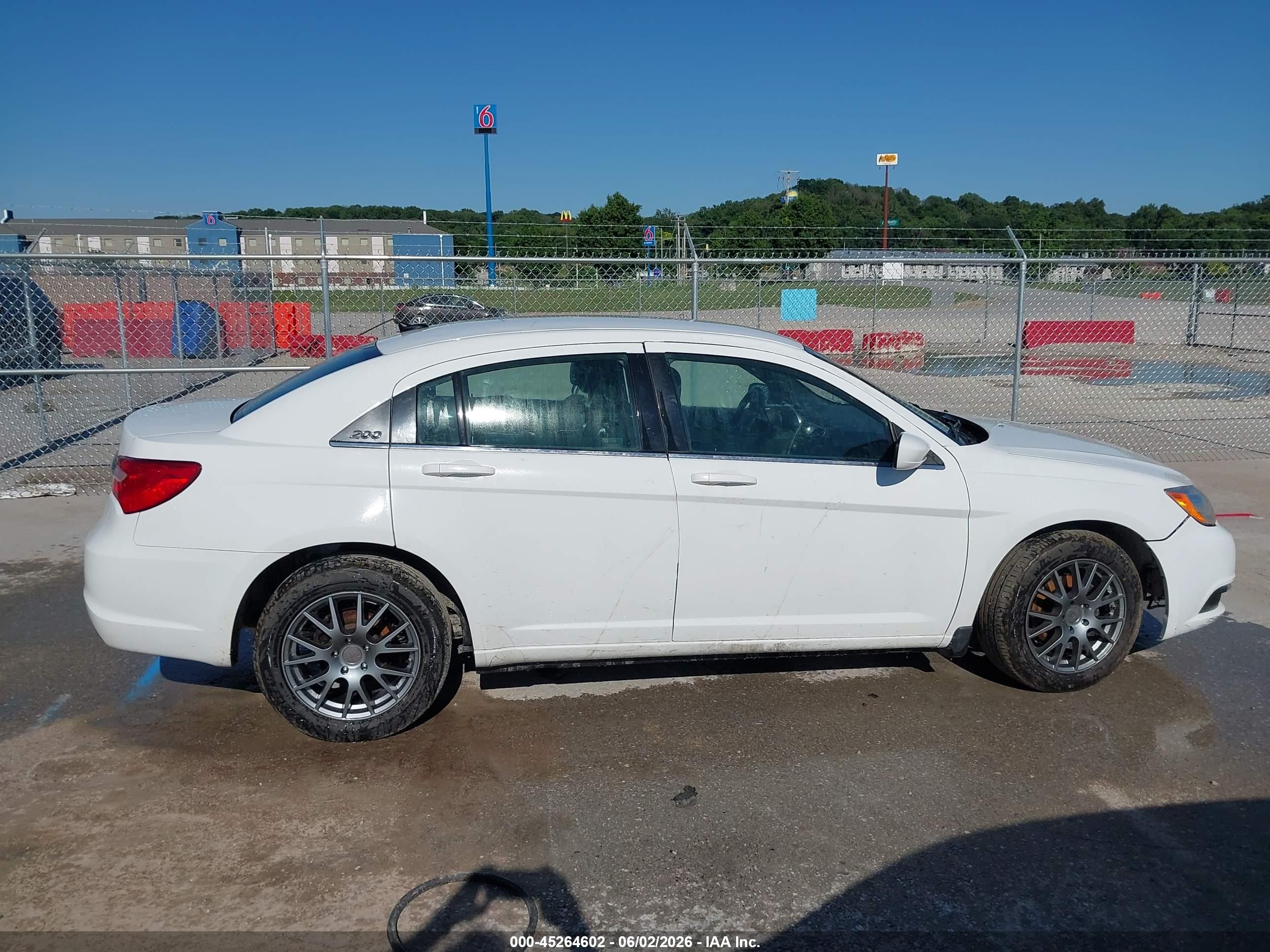 2012 Chrysler 200 Lx White vin: 1C3CCBAB6CN117528