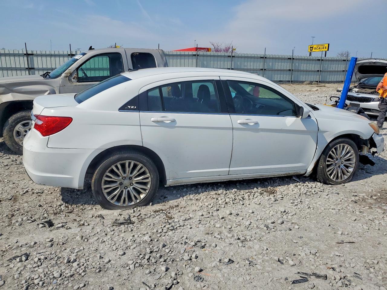 2013 Chrysler 200 Lx White vin: 1C3CCBAB6DN685599