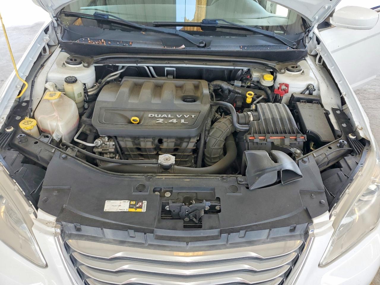 2014 Chrysler 200 Lx White vin: 1C3CCBAB6EN168031