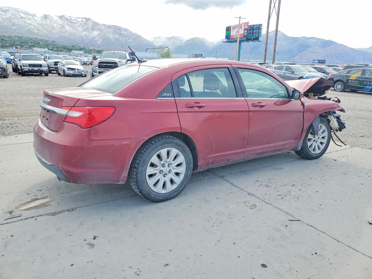 2013 Chrysler 200 Lx Red vin: 1C3CCBAB7DN646598