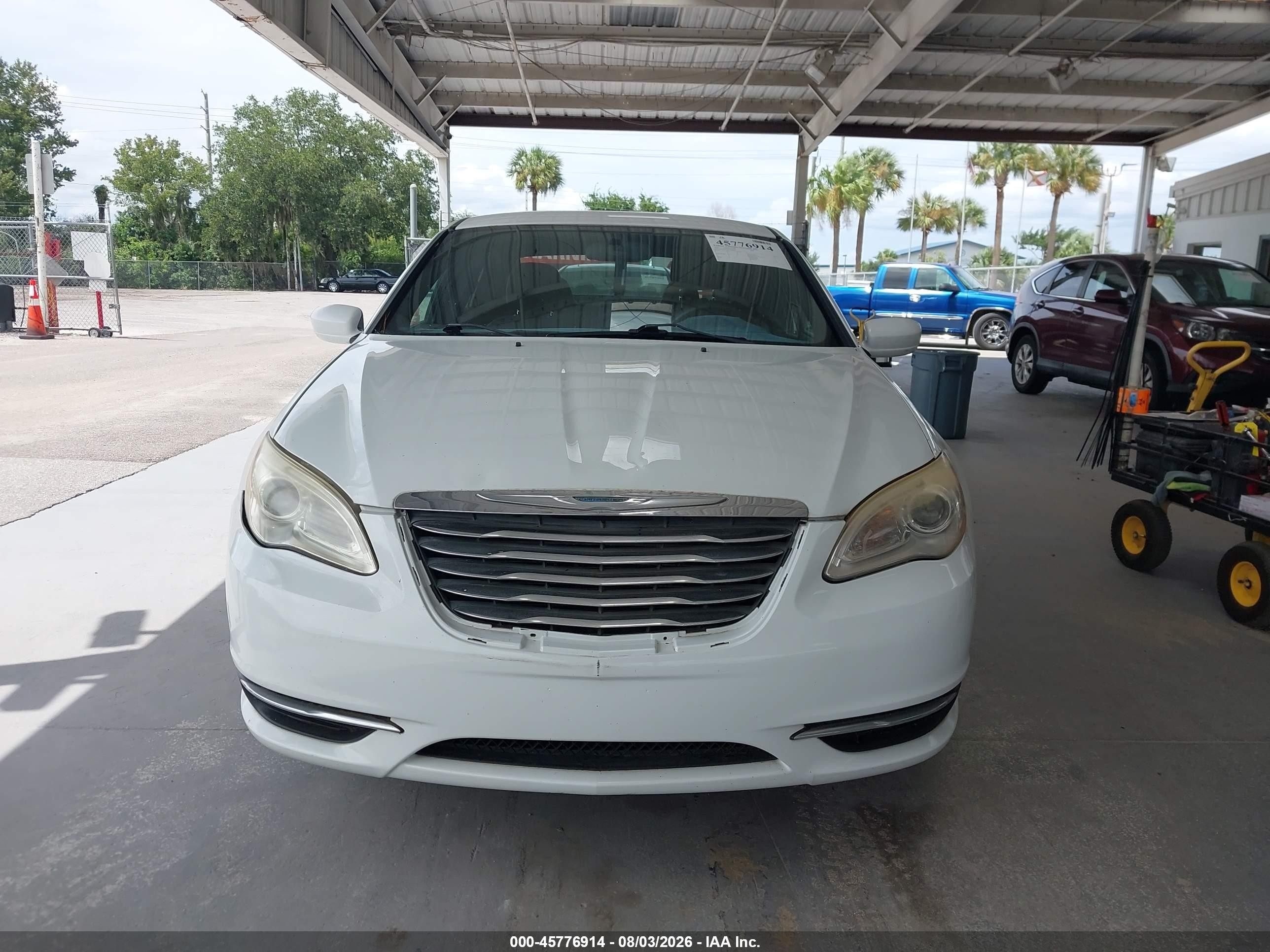 2012 Chrysler 200 Lx Белый vin: 1C3CCBAB8CN248301