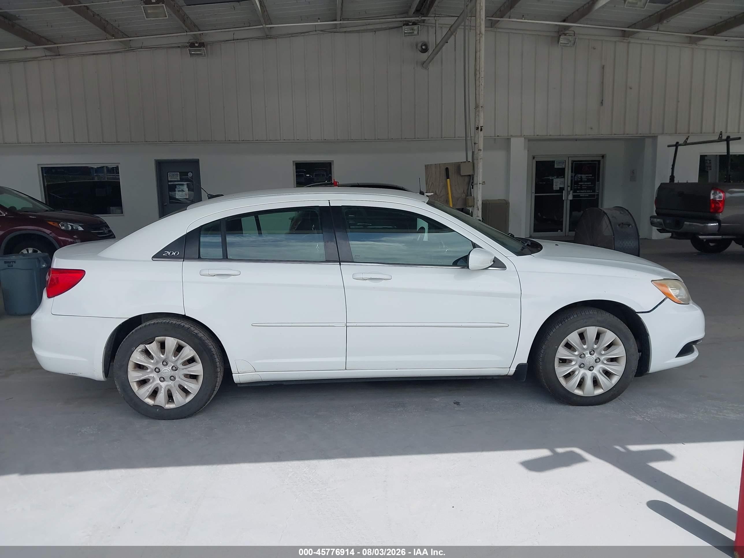 2012 Chrysler 200 Lx Белый vin: 1C3CCBAB8CN248301