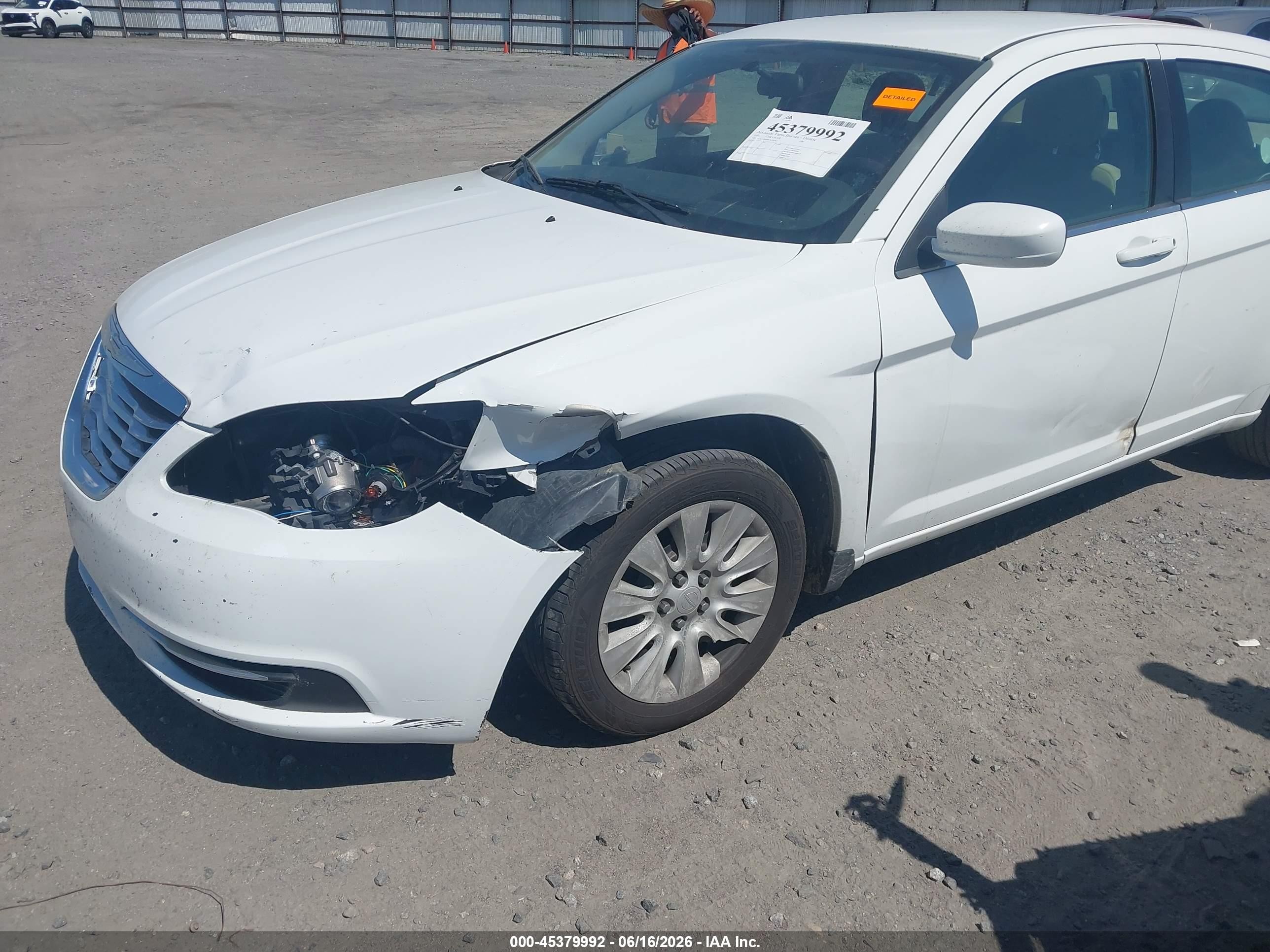 2012 Chrysler 200 Lx White vin: 1C3CCBAB8CN292461