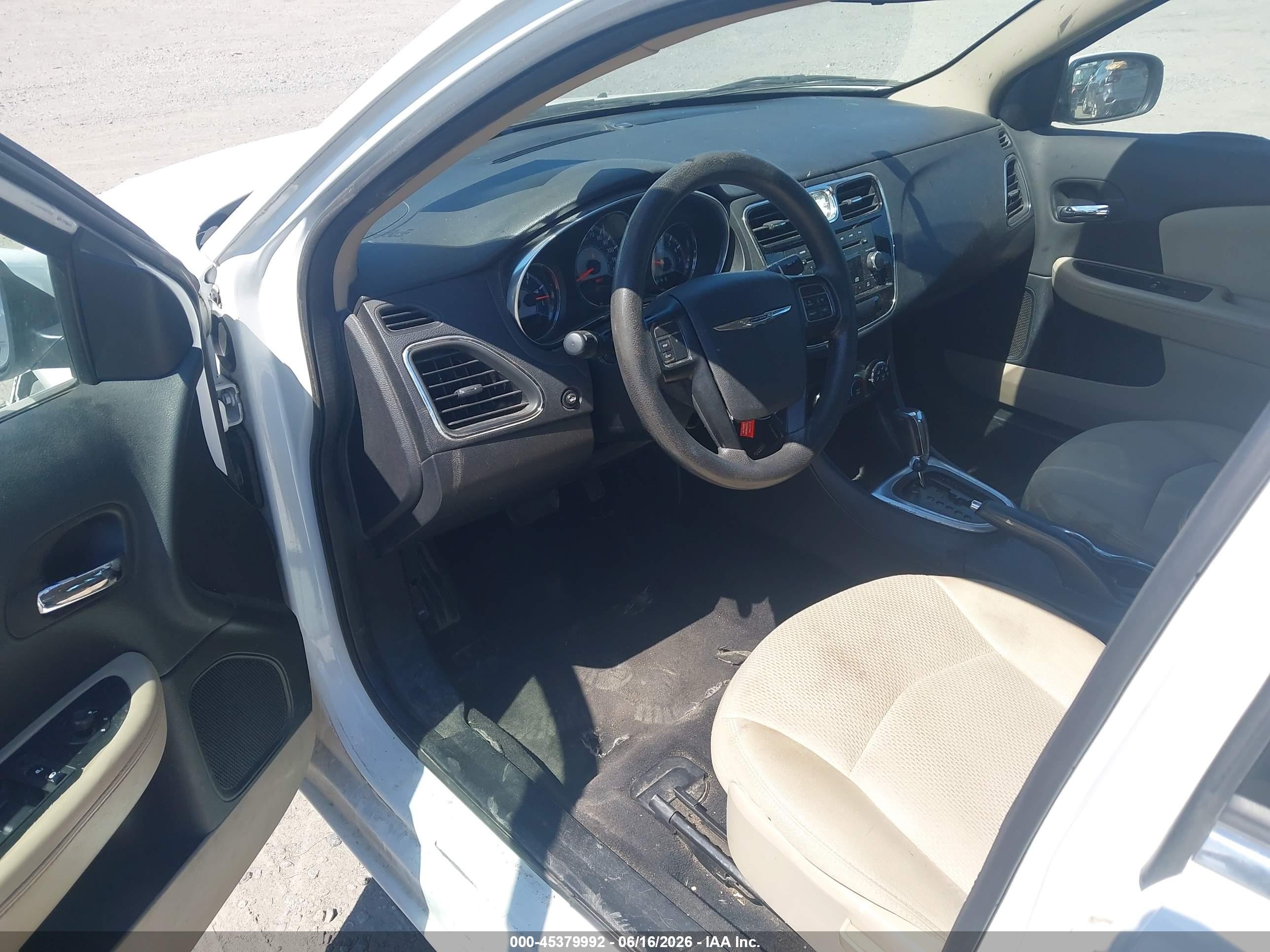 2012 Chrysler 200 Lx White vin: 1C3CCBAB8CN292461