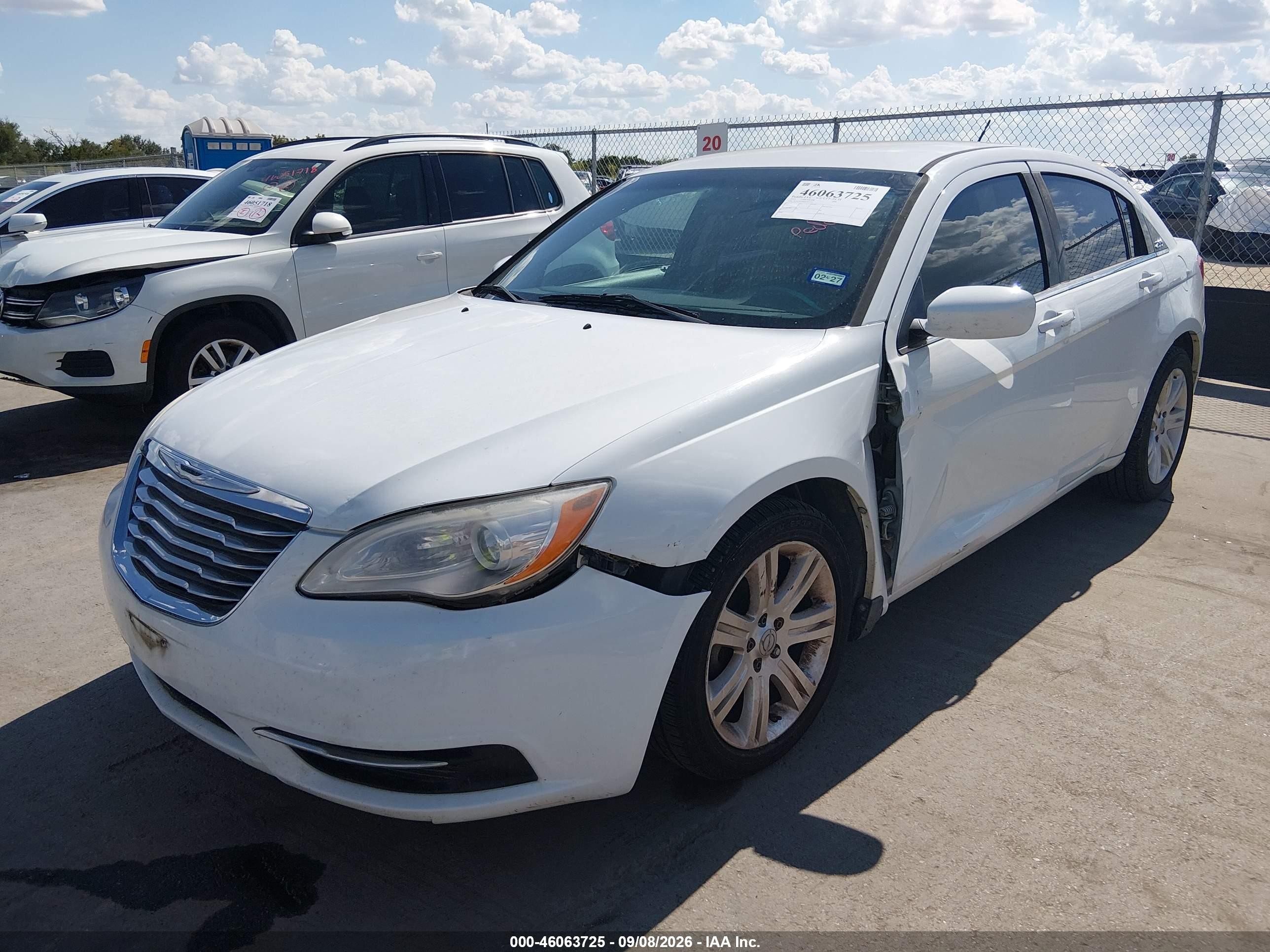 2013 Chrysler 200 Lx White vin: 1C3CCBAB8DN705710
