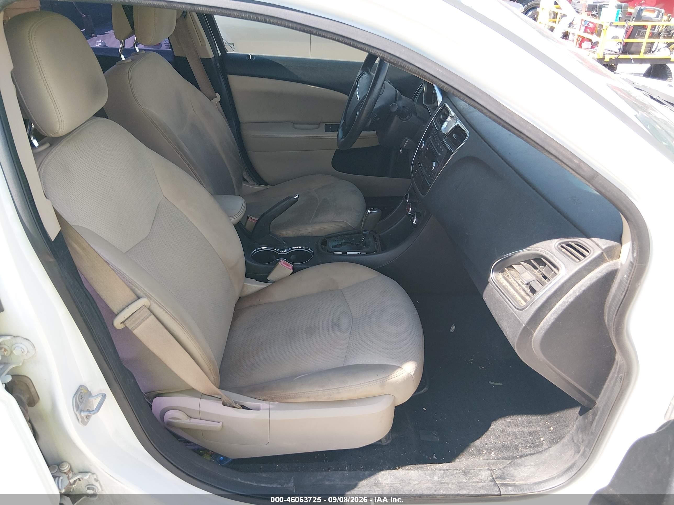 2013 Chrysler 200 Lx White vin: 1C3CCBAB8DN705710