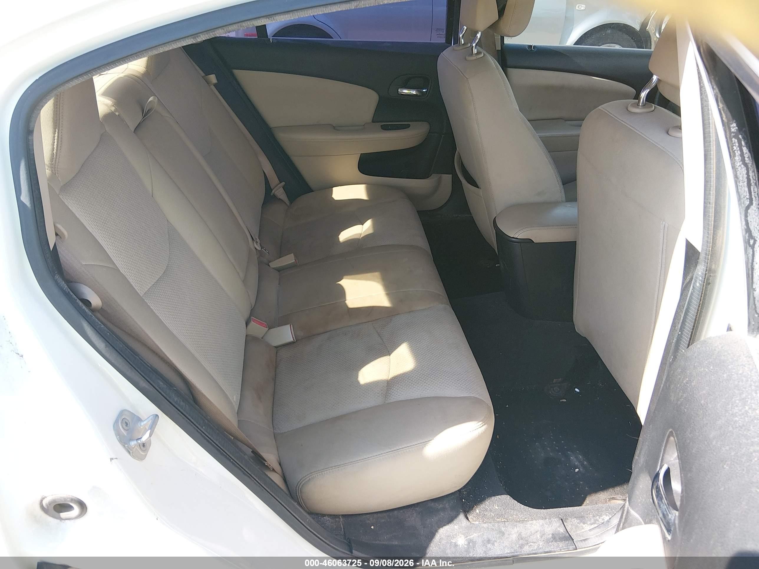 2013 Chrysler 200 Lx White vin: 1C3CCBAB8DN705710