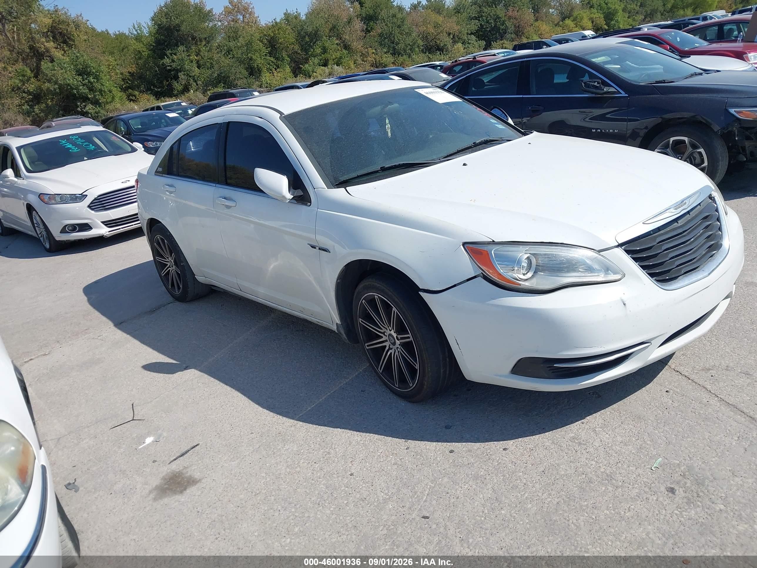 2013 Chrysler 200 Lx White vin: 1C3CCBAB9DN669462