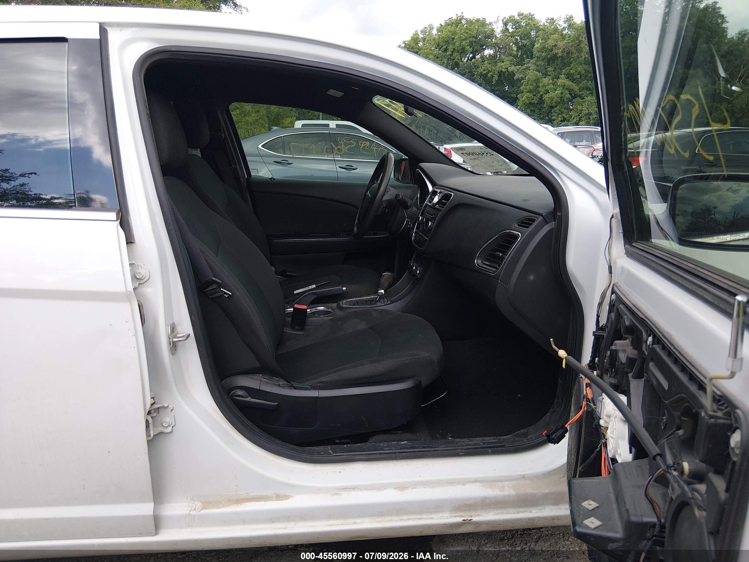 2012 Chrysler 200 Lx White vin: 1C3CCBABXCN164738