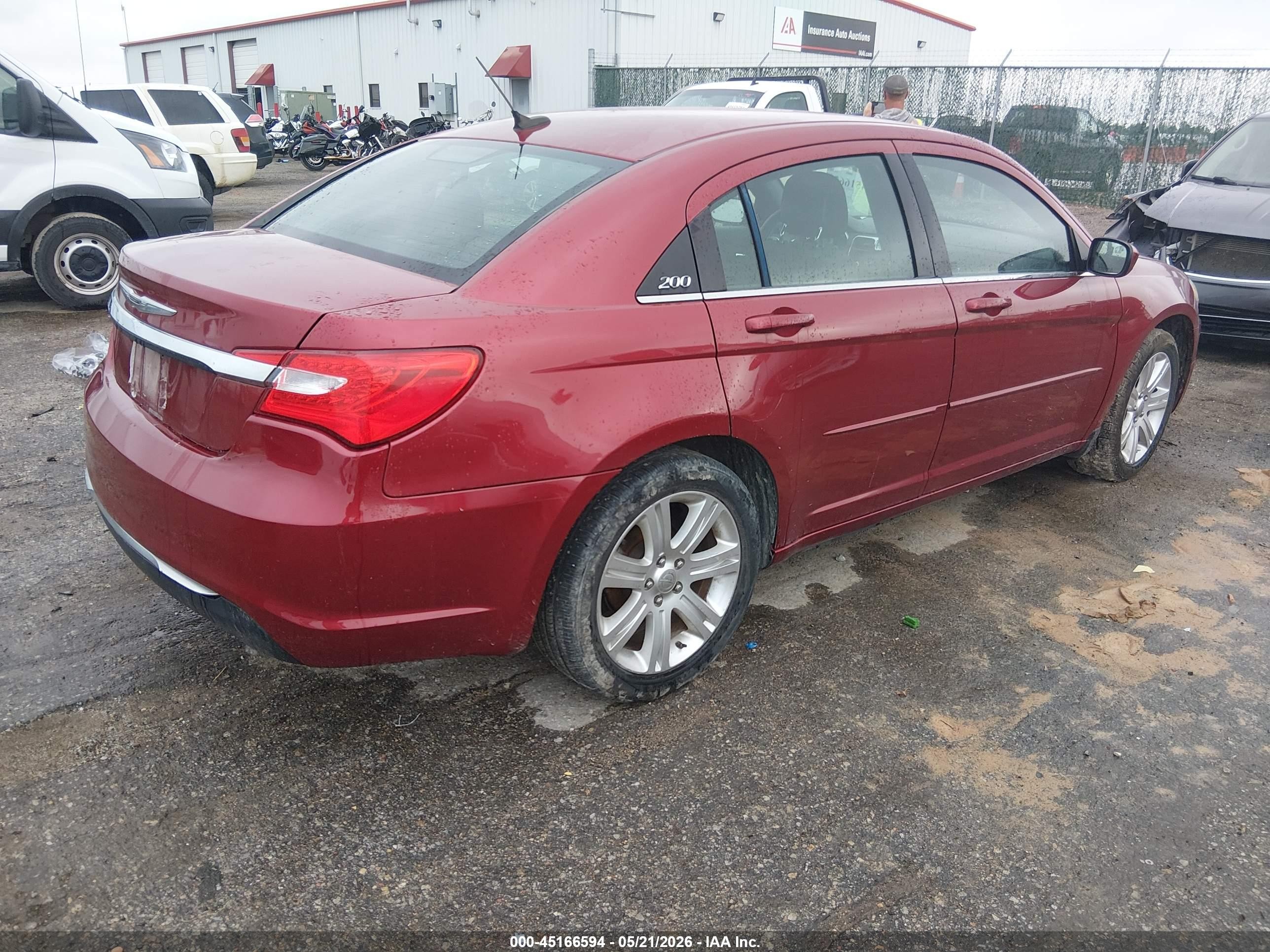 2012 Chrysler 200 Lx Red vin: 1C3CCBABXCN170362