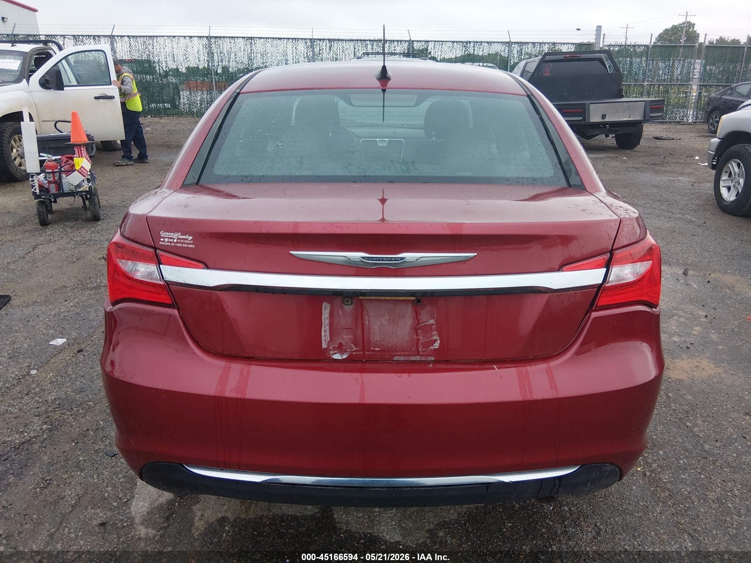 2012 Chrysler 200 Lx Red vin: 1C3CCBABXCN170362