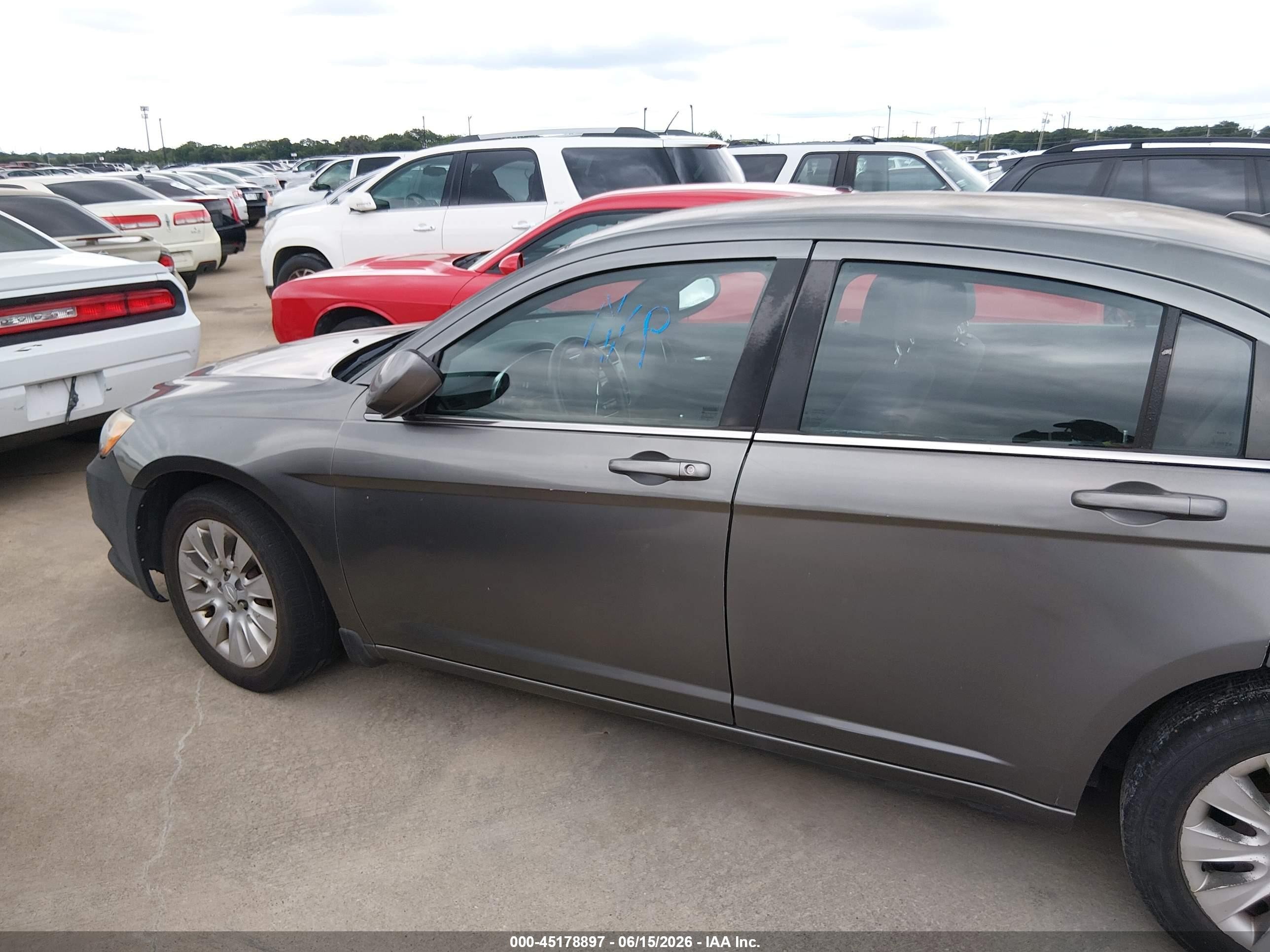 2013 Chrysler 200 Lx Серый vin: 1C3CCBABXDN588874