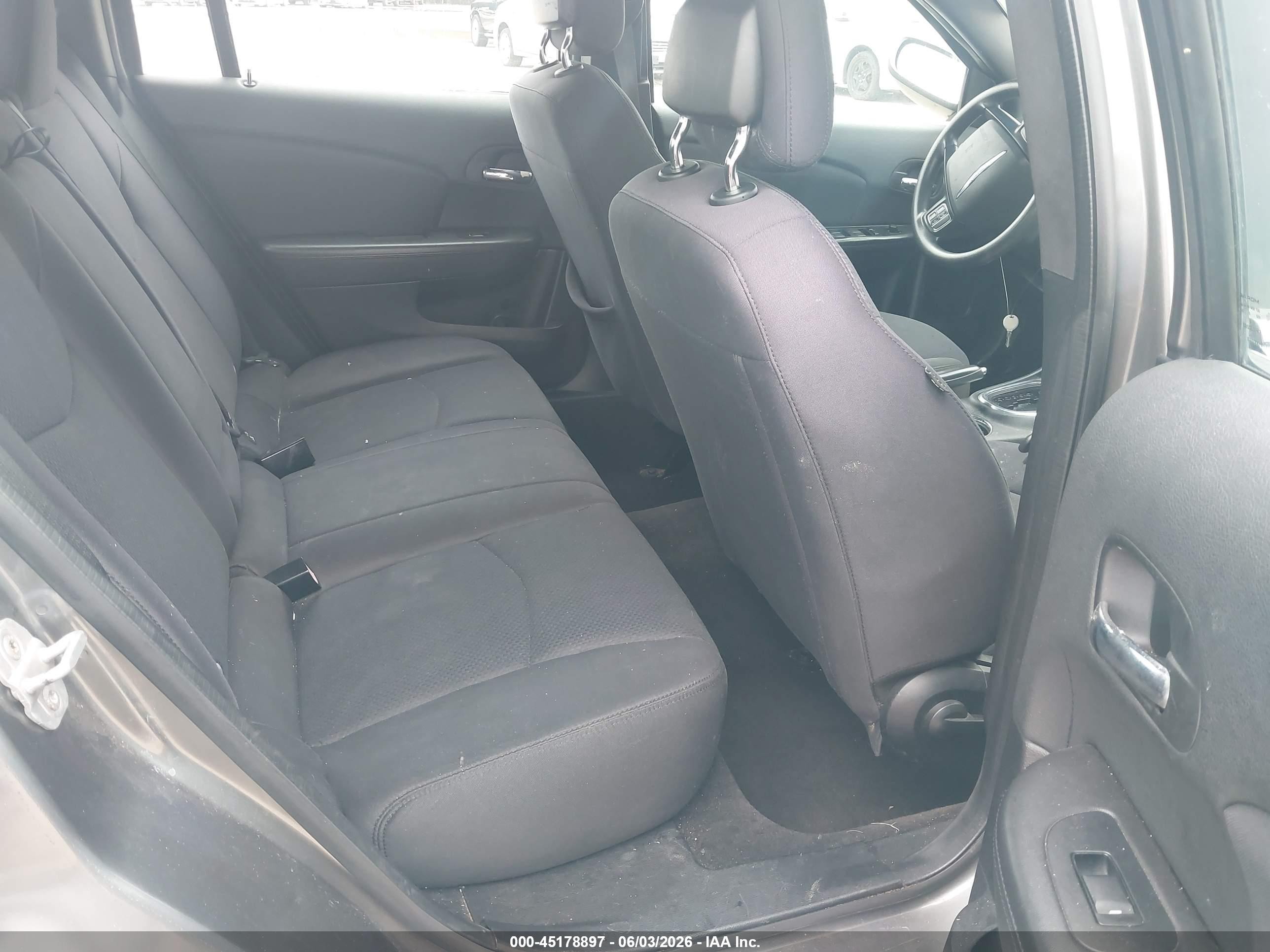 2013 Chrysler 200 Lx Серый vin: 1C3CCBABXDN588874
