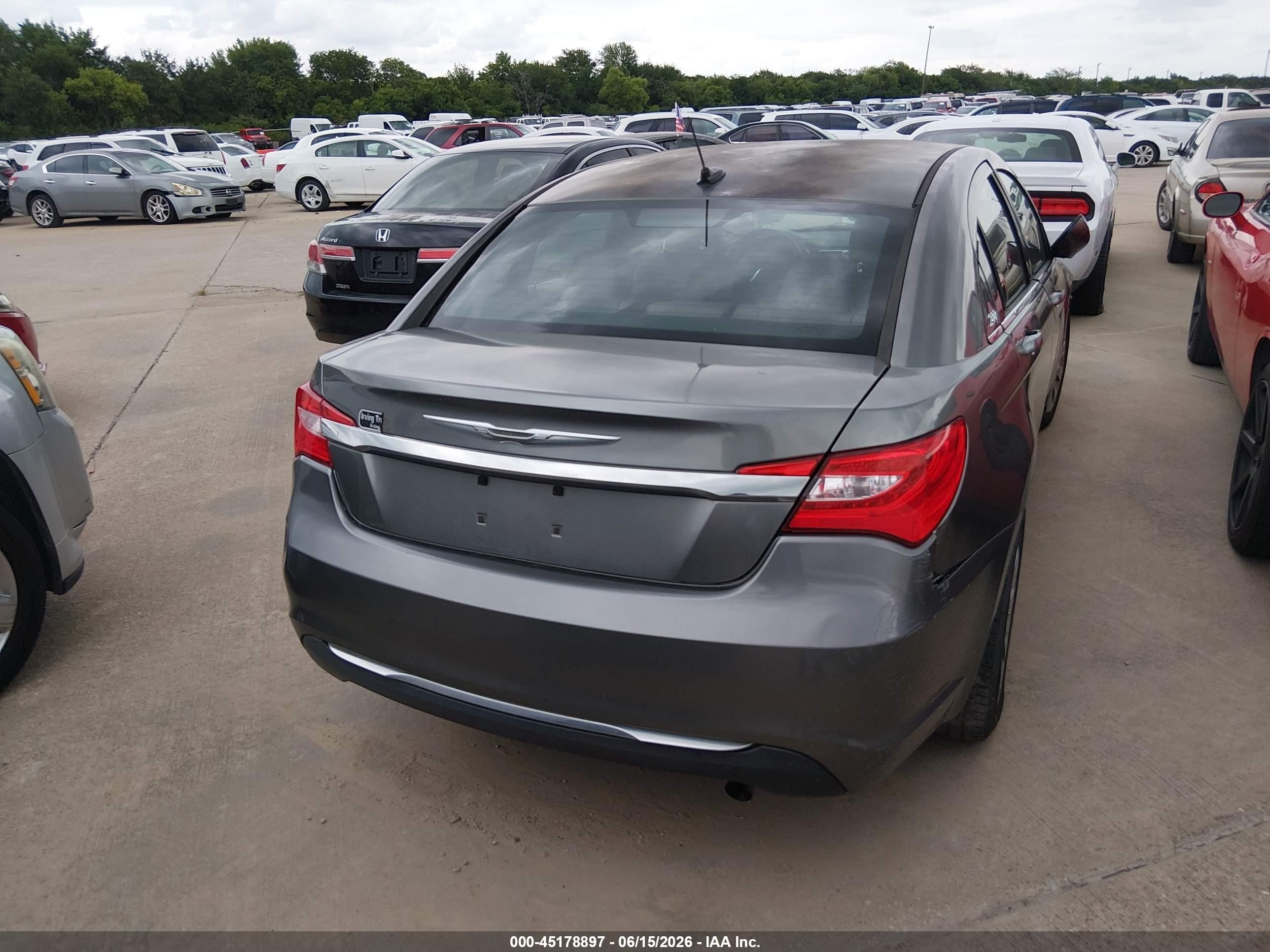 2013 Chrysler 200 Lx Серый vin: 1C3CCBABXDN588874
