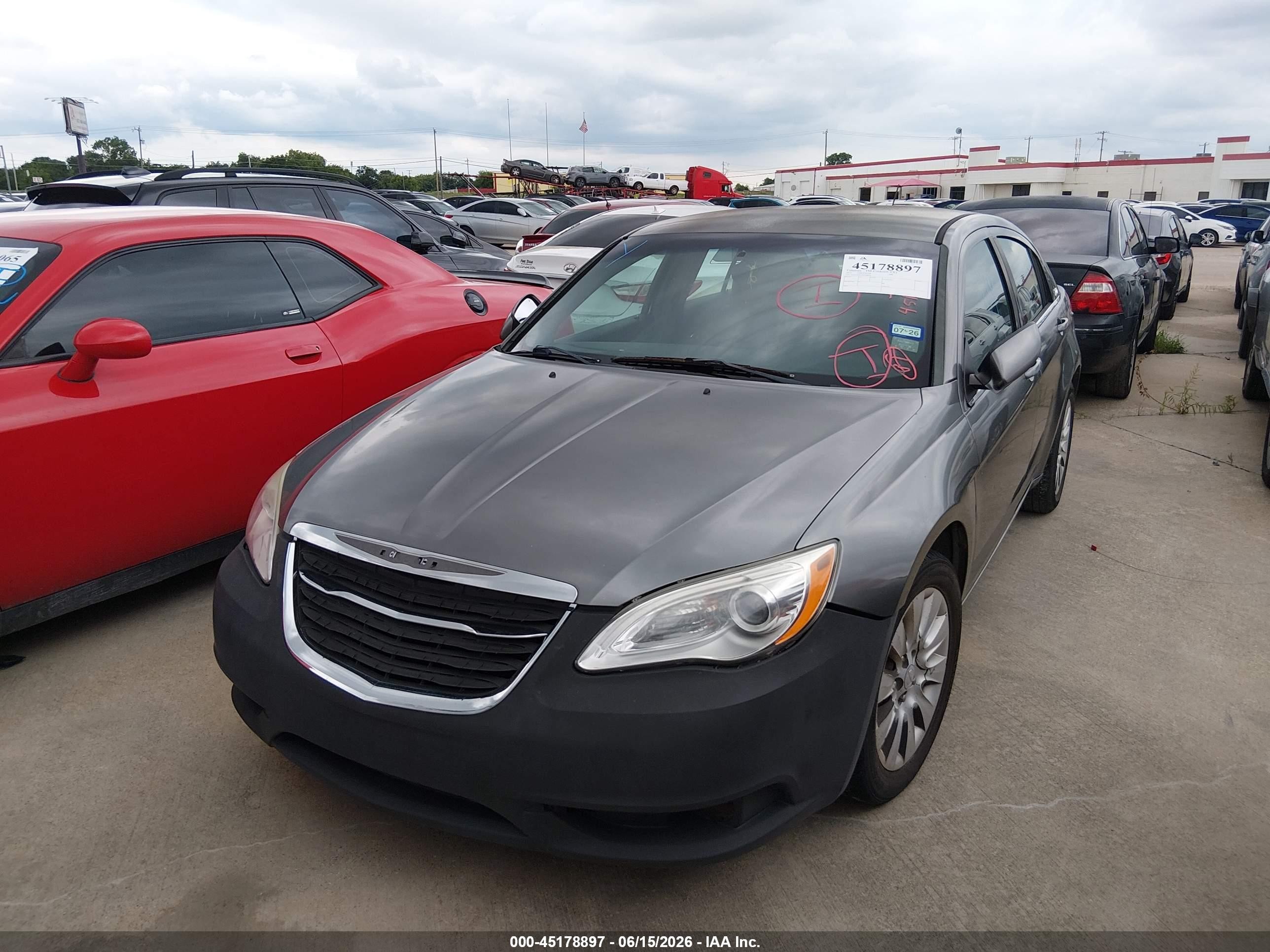 2013 Chrysler 200 Lx Серый vin: 1C3CCBABXDN588874